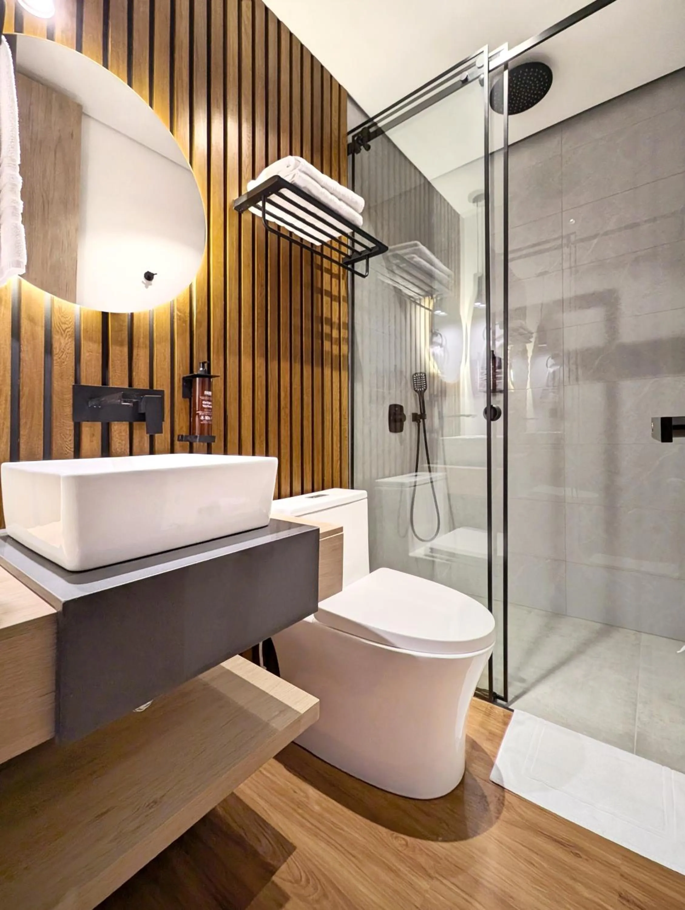 Bathroom in Moa Select