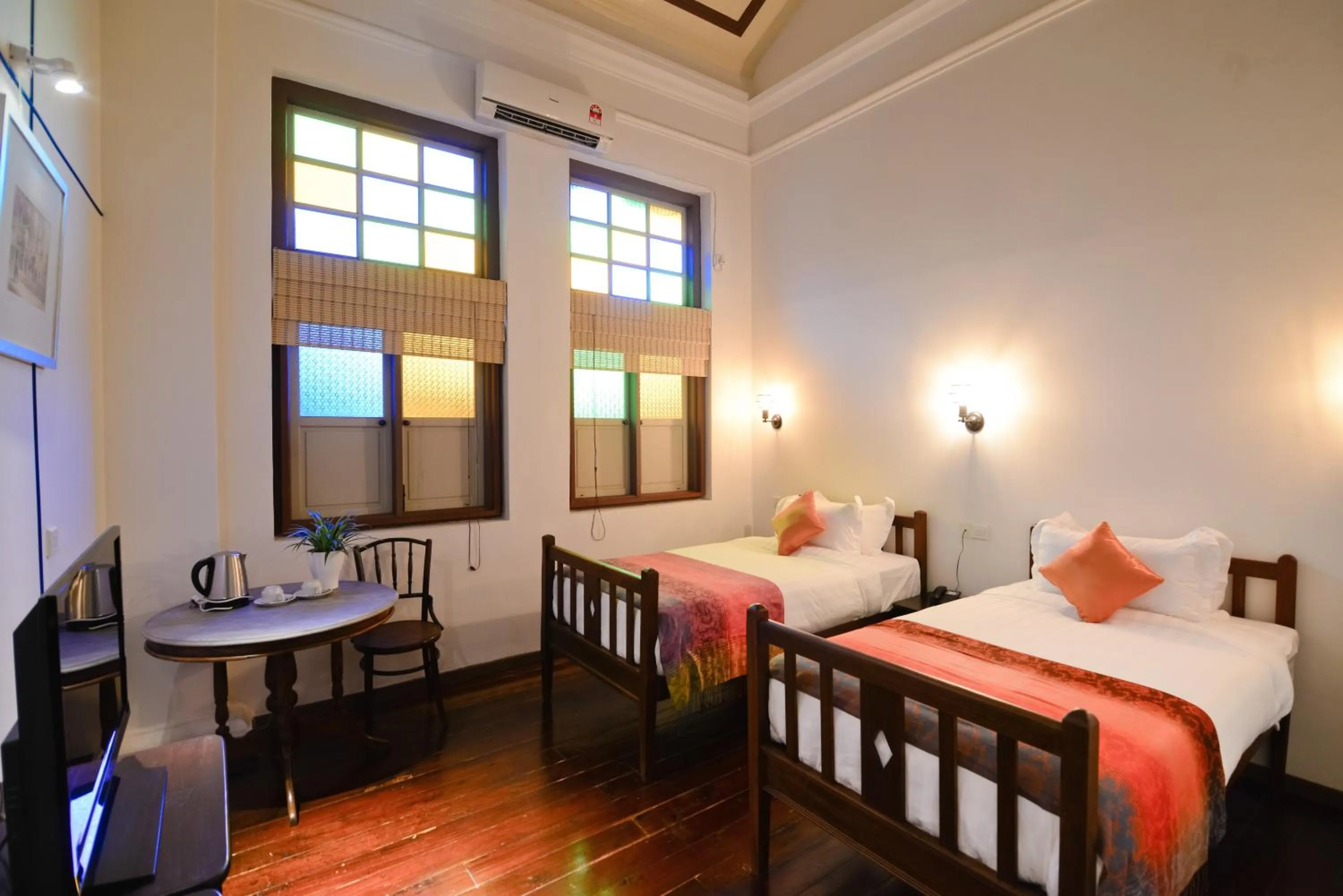 Photo of the whole room, Bed in Sarang Paloh Heritage Stay