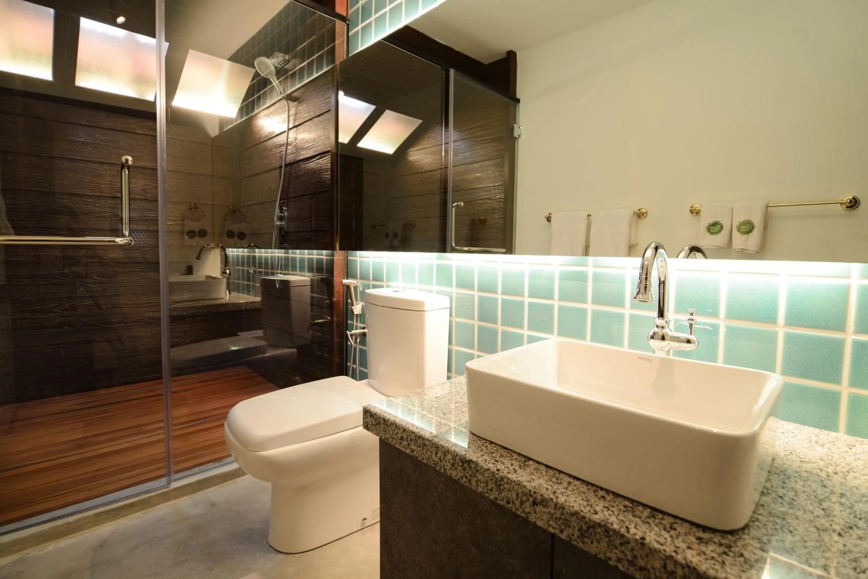 Bathroom in Sarang Paloh Heritage Stay