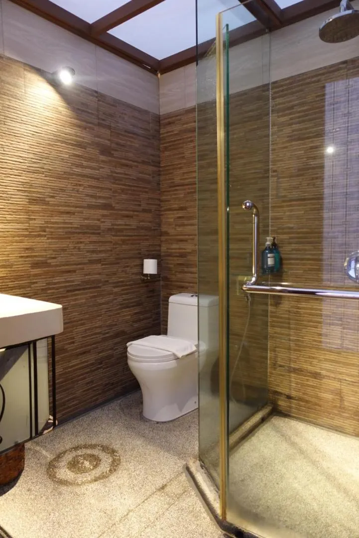 Bathroom in Sarang Paloh Heritage Stay