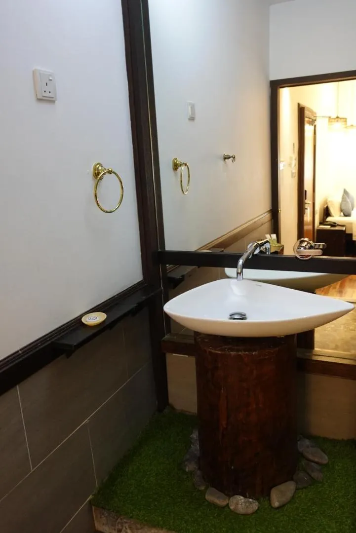 Bathroom in Sarang Paloh Heritage Stay