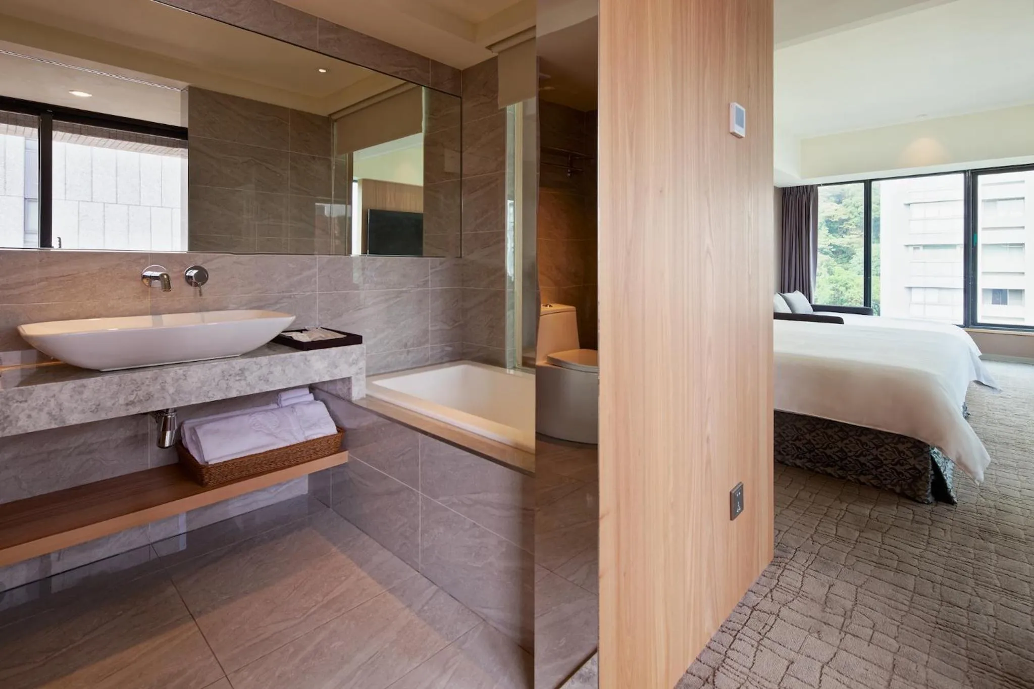 Bathroom, Bed in CHECK inn SELECT Taipei NeiHu