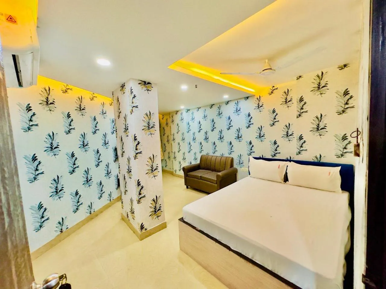 Bed in Hotel Diamond inn-Esplanade