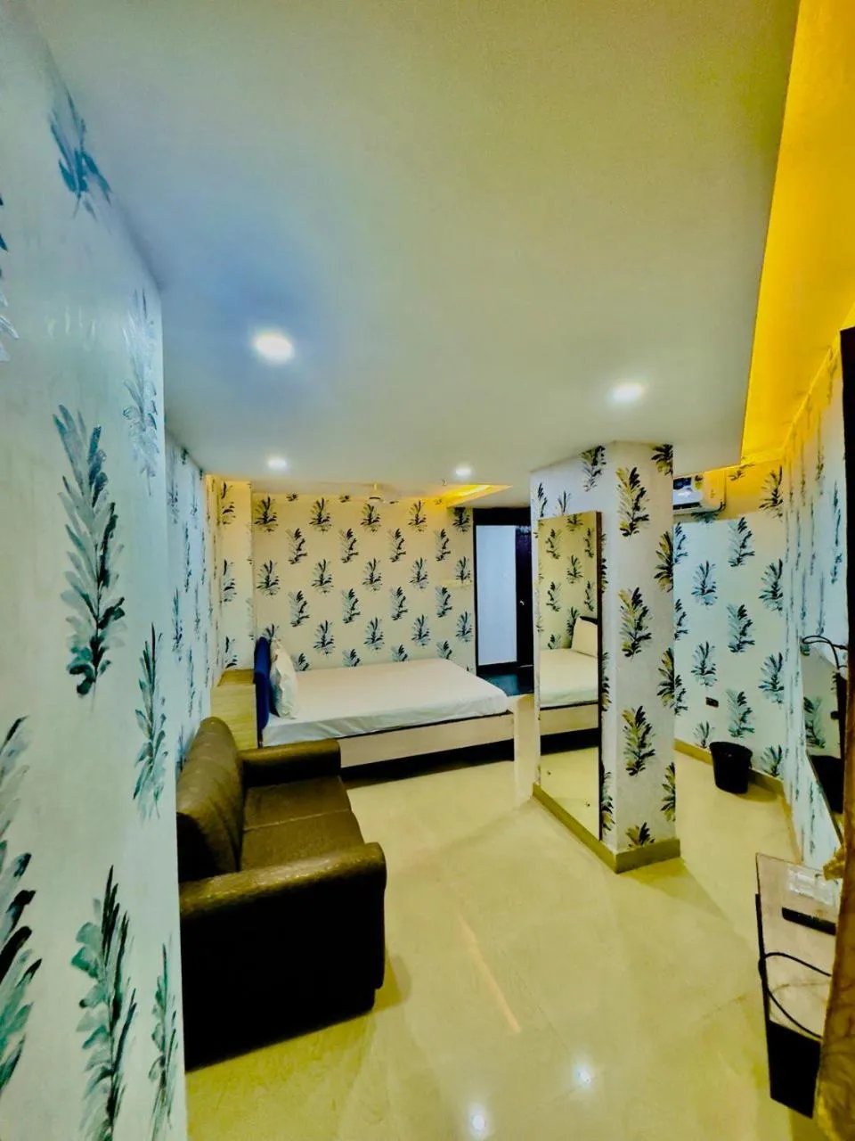 Bedroom in Hotel Diamond inn-Esplanade