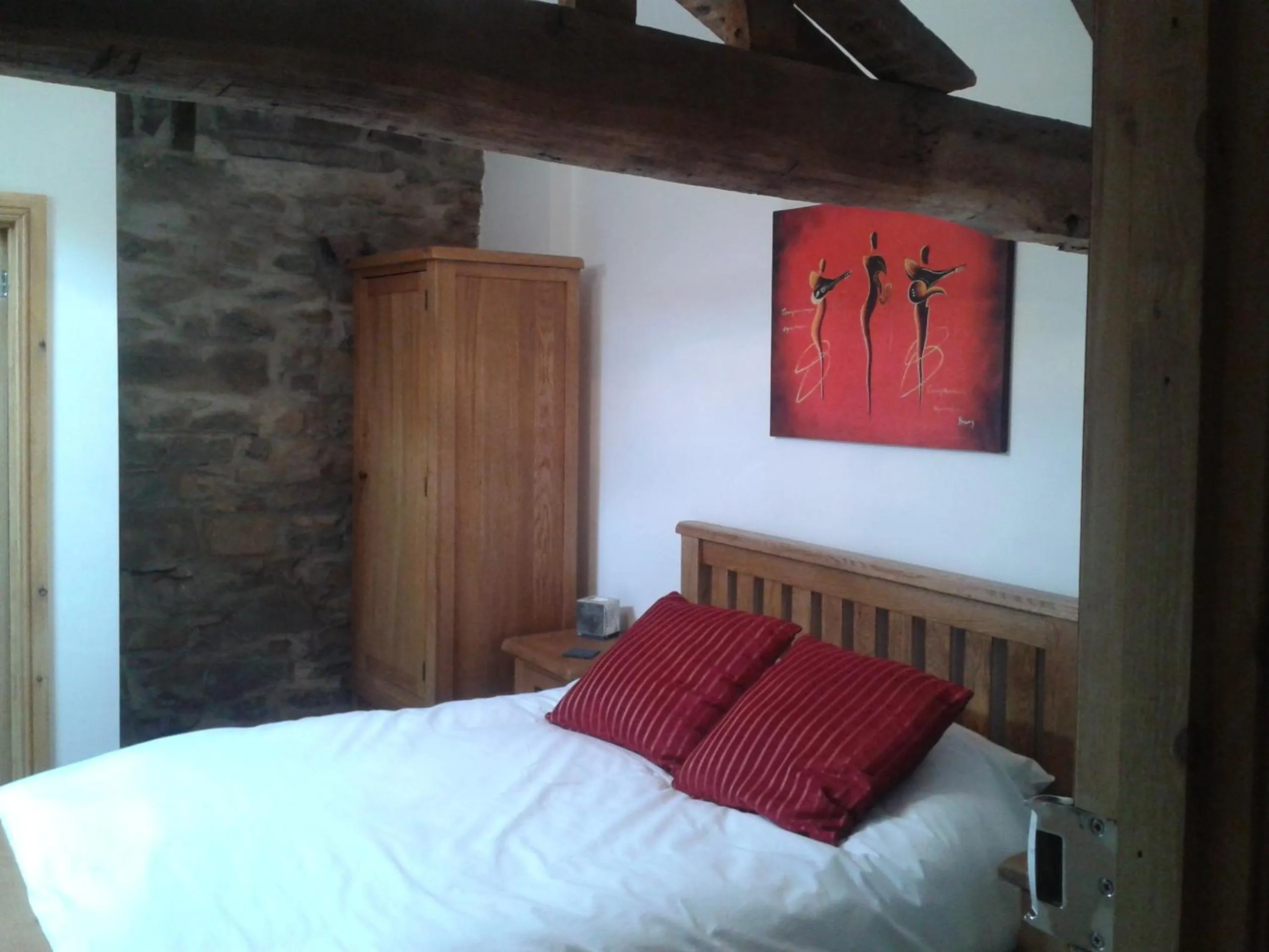 Photo of the whole room in The Bear