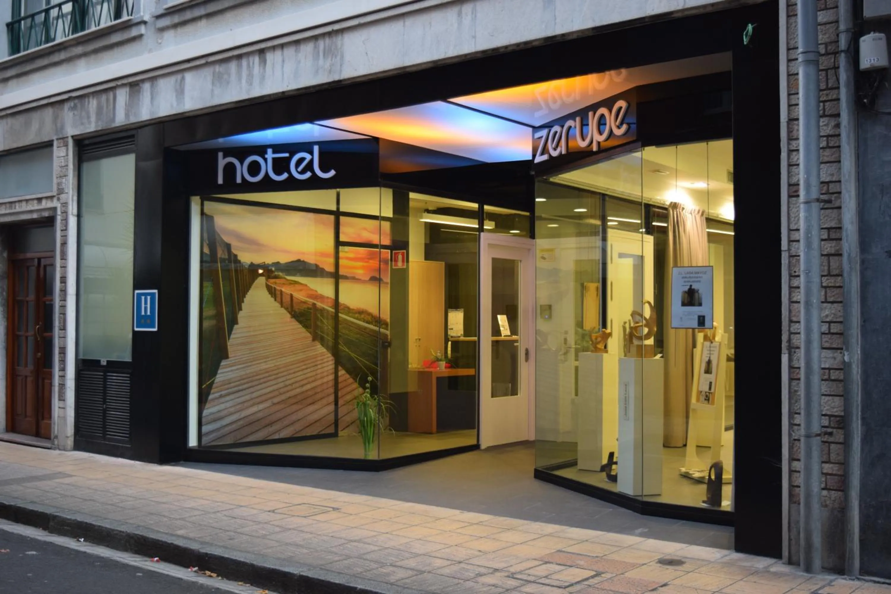 Facade/entrance in Zerupe Hotel