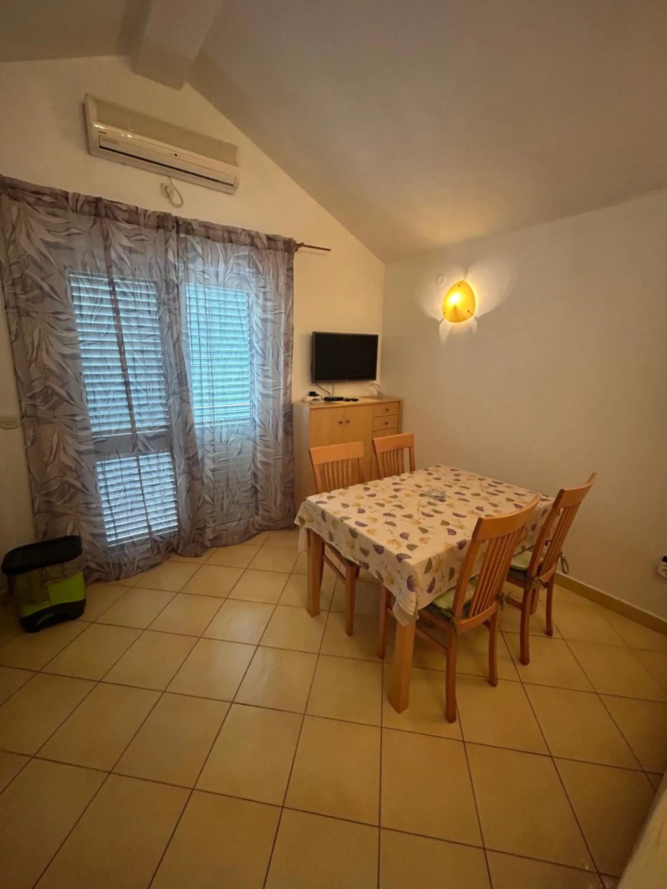 Communal lounge/ TV room in Apartments Irena