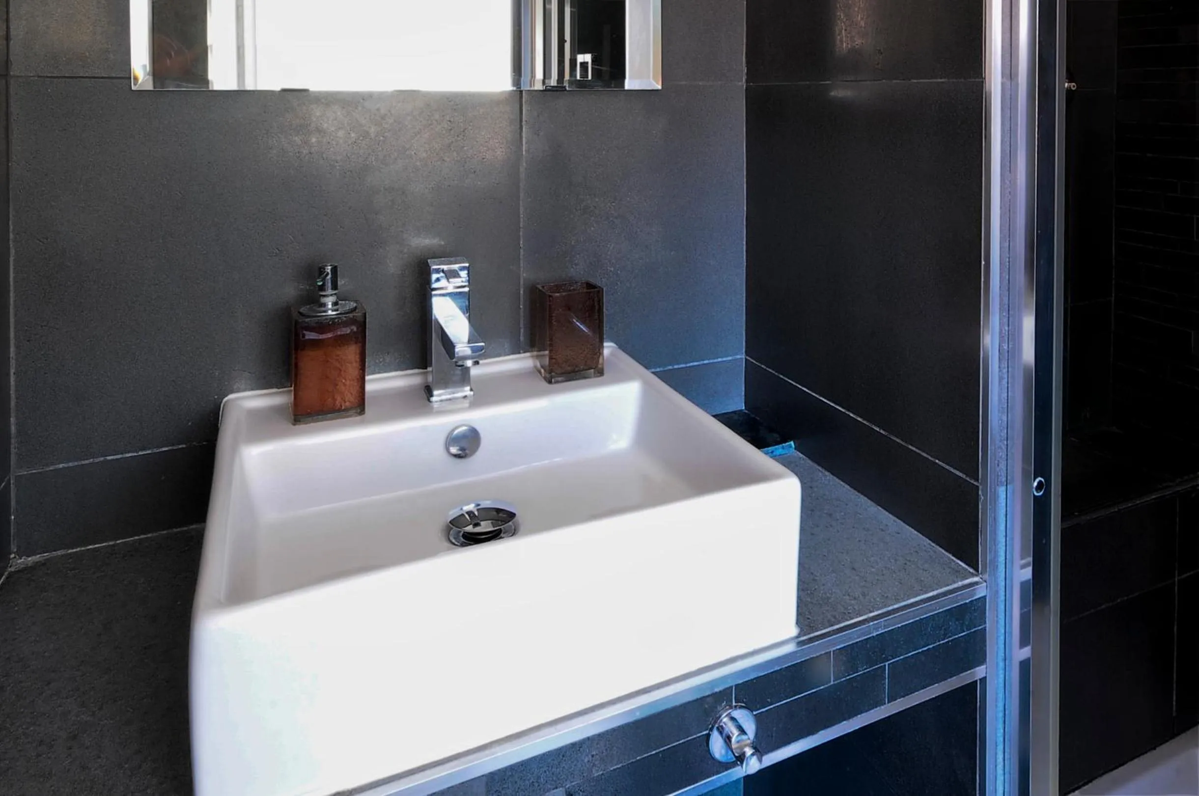 Bathroom in RomAntic Dreams Guest House