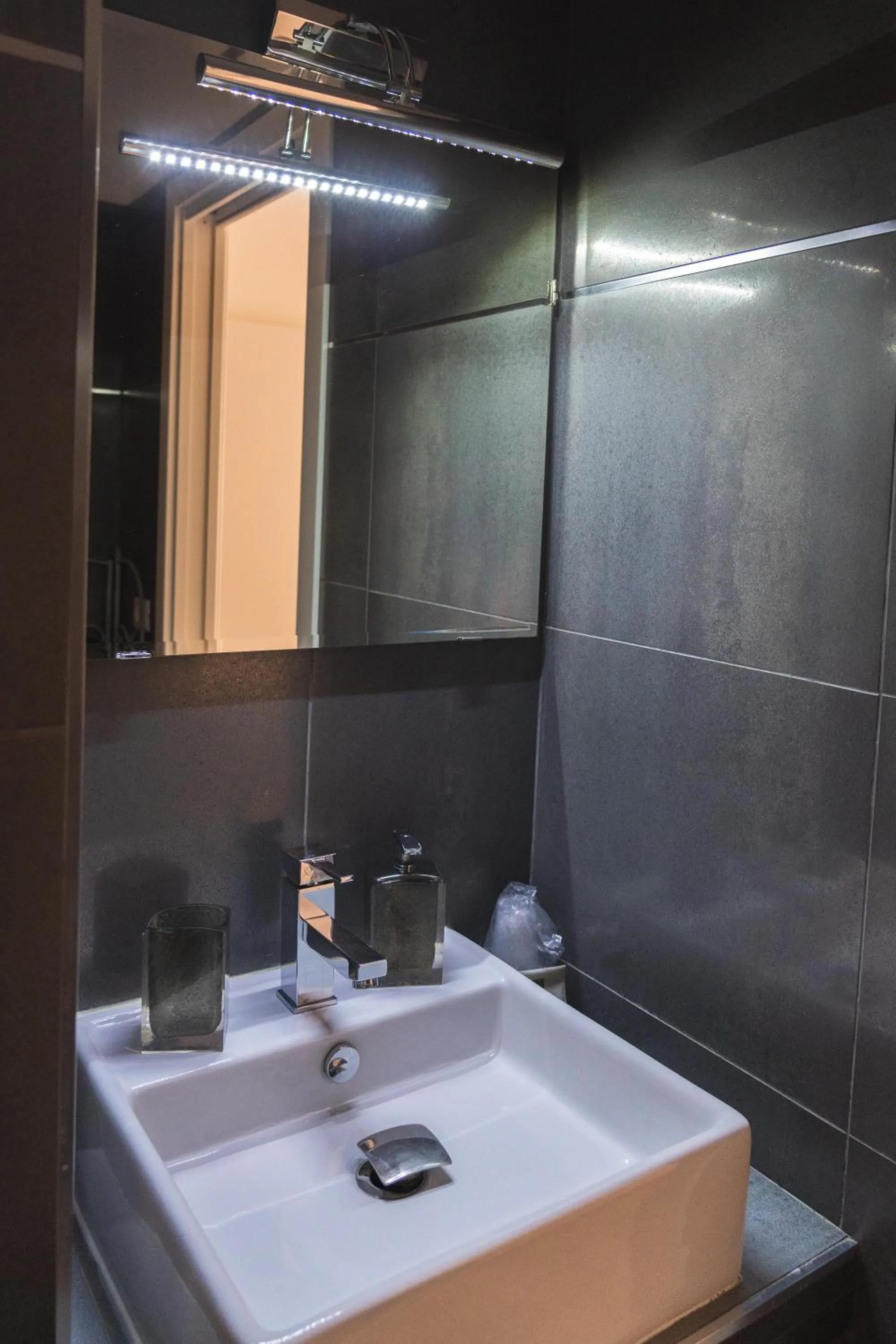 Bathroom in RomAntic Dreams Guest House