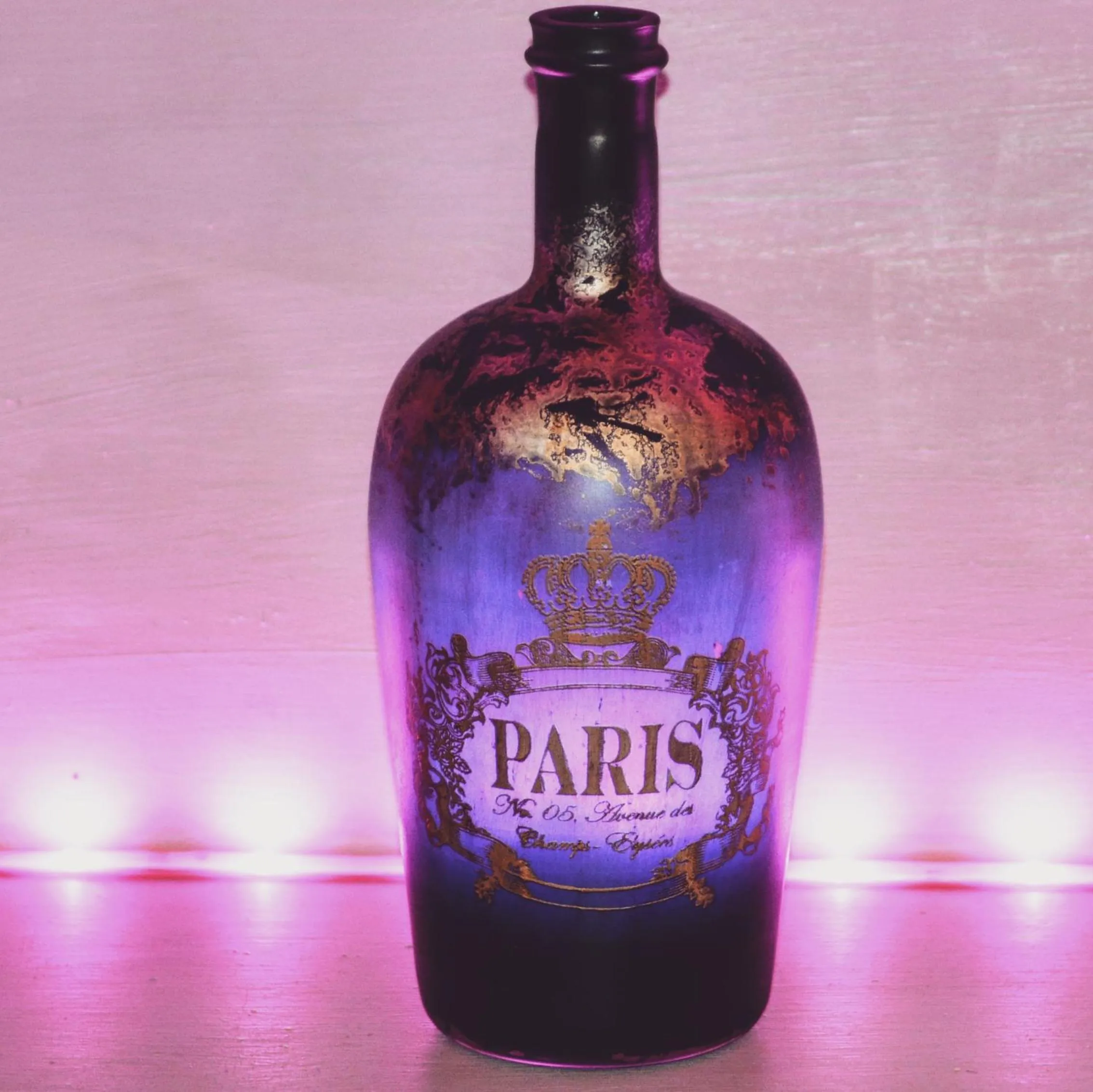 Communal lounge/ TV room in RomAntic Dreams Guest House