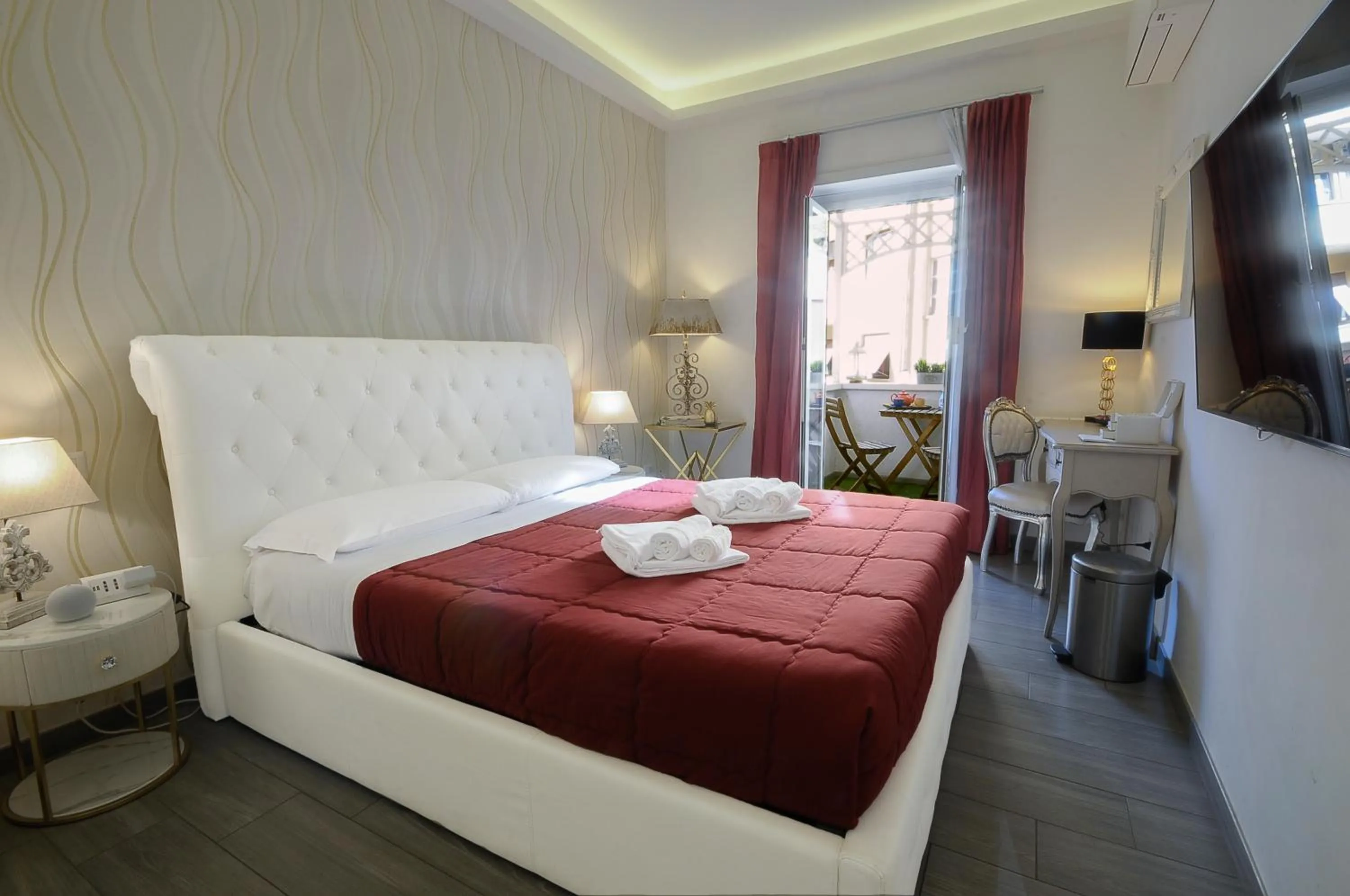 Photo of the whole room, Bed in RomAntic Dreams Guest House