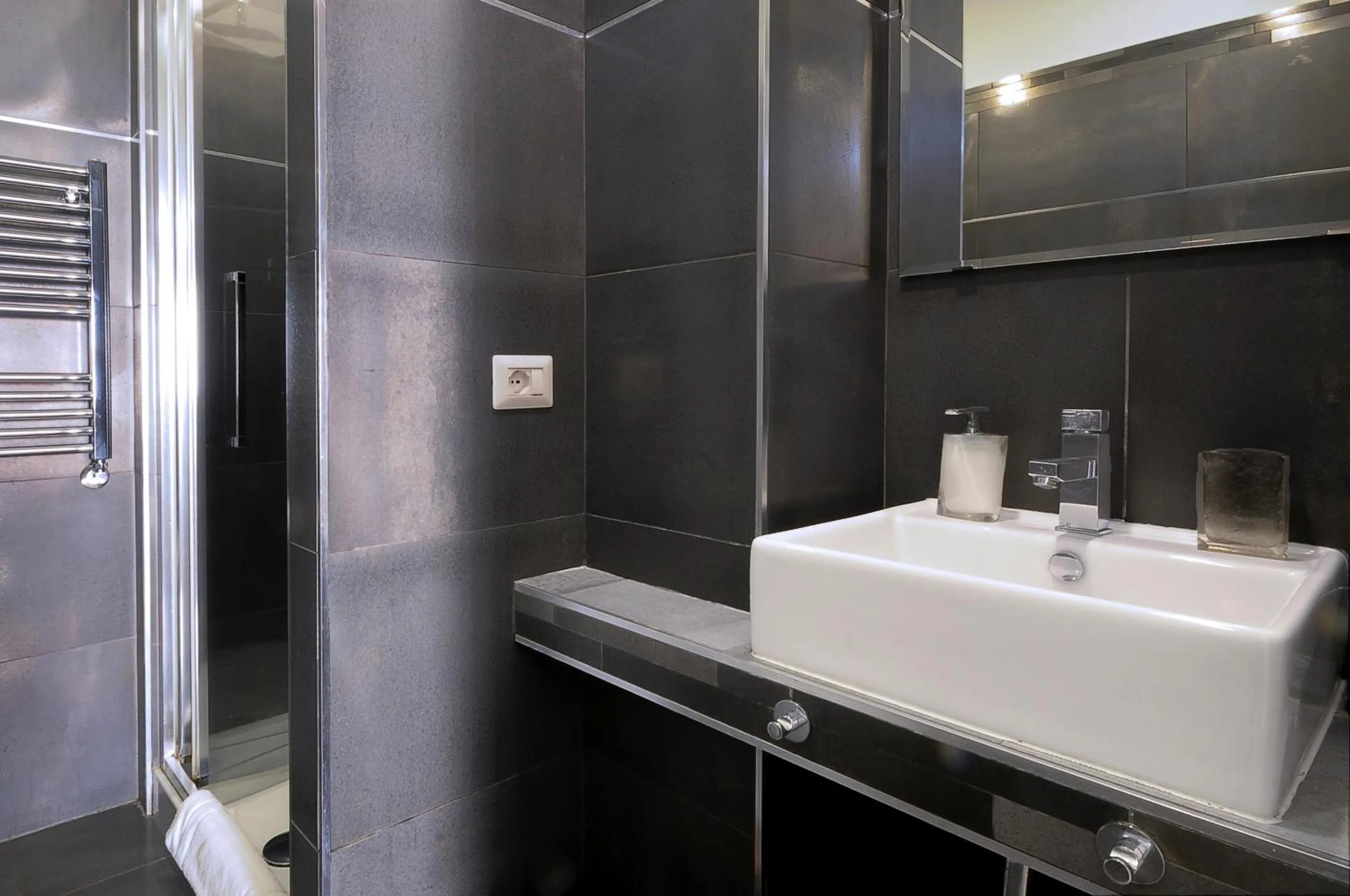 Bathroom in RomAntic Dreams Guest House