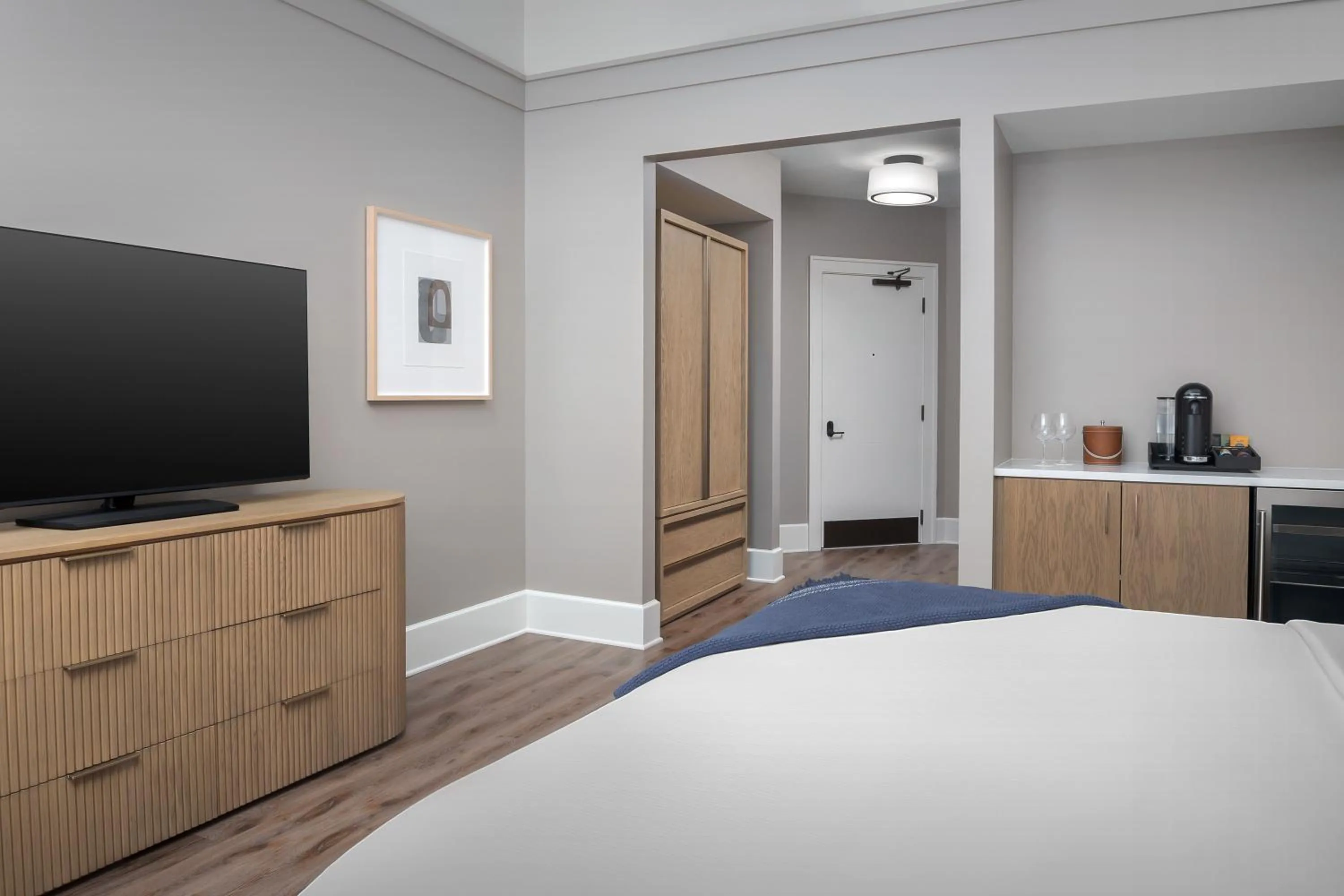 TV and multimedia, Bed in The Inn at Dayton