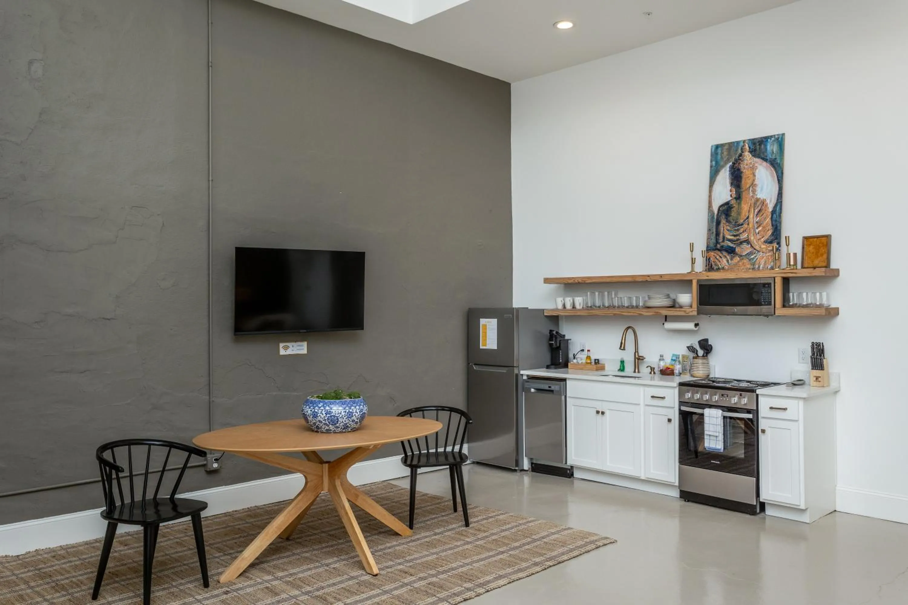 Dining area in The Harriss
