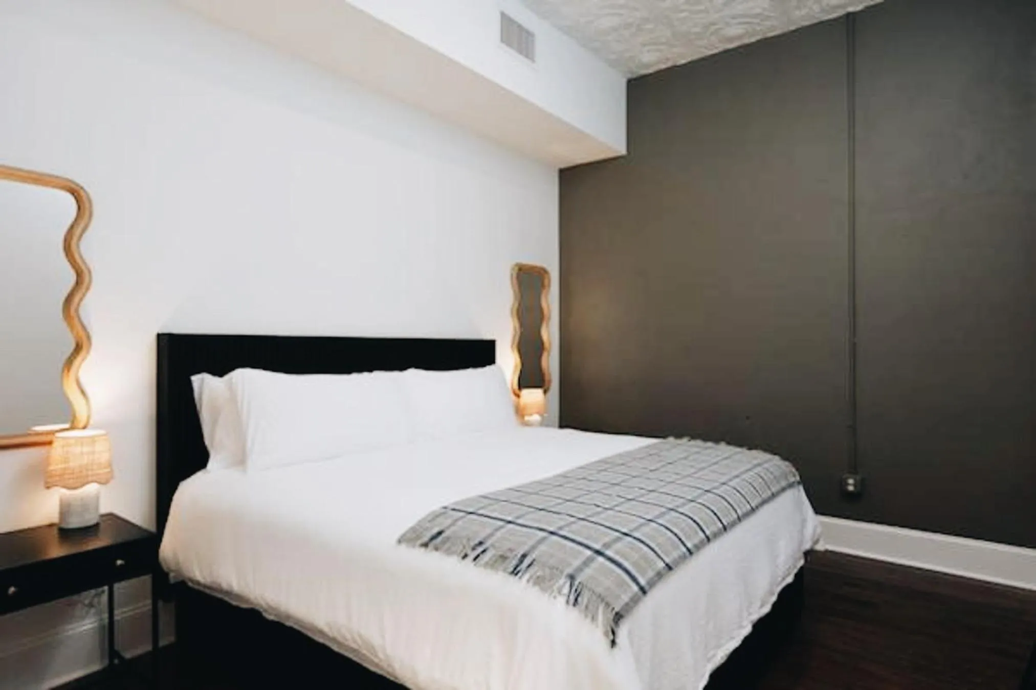 Bedroom, Bed in The Harriss