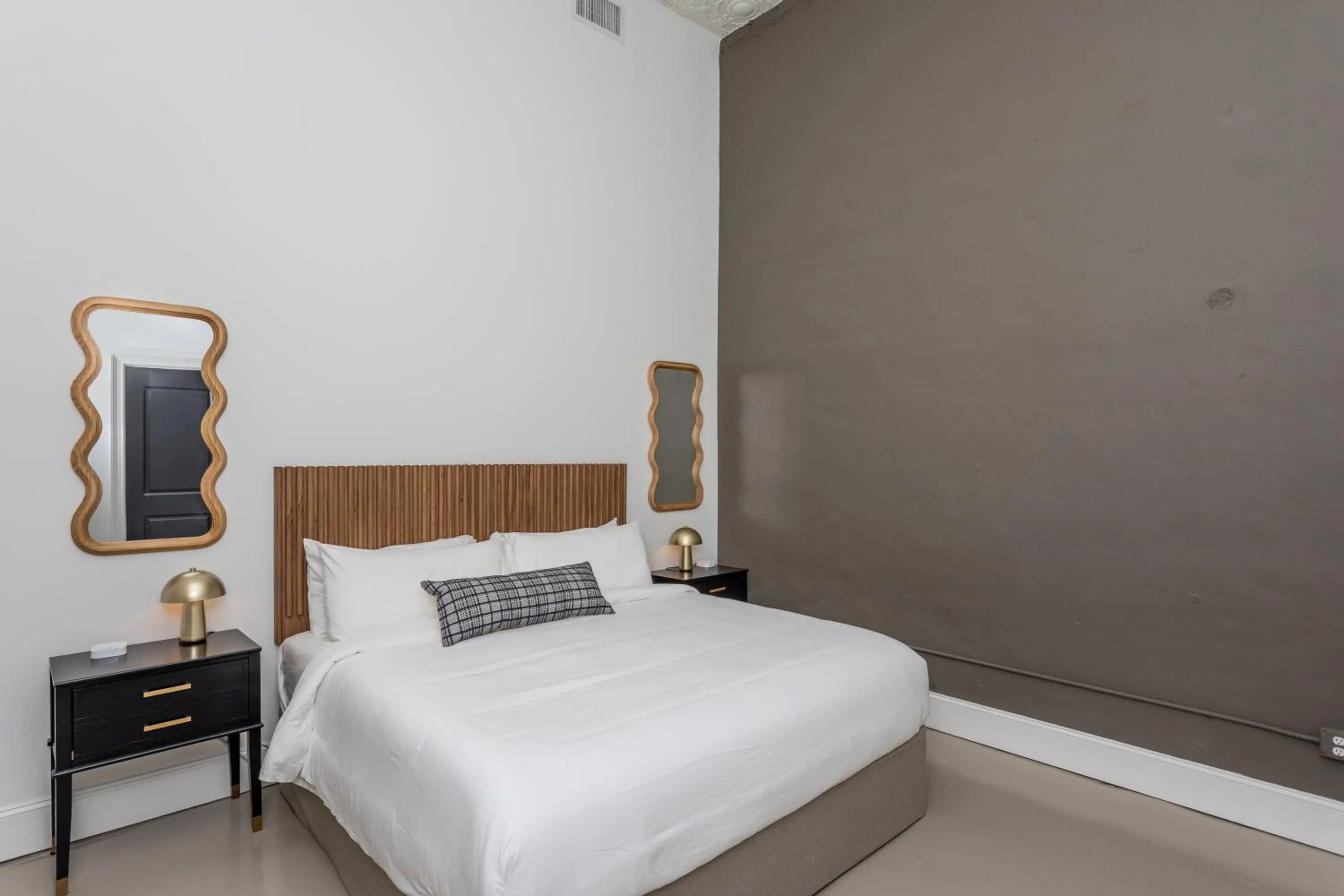 Bedroom, Bed in The Harriss