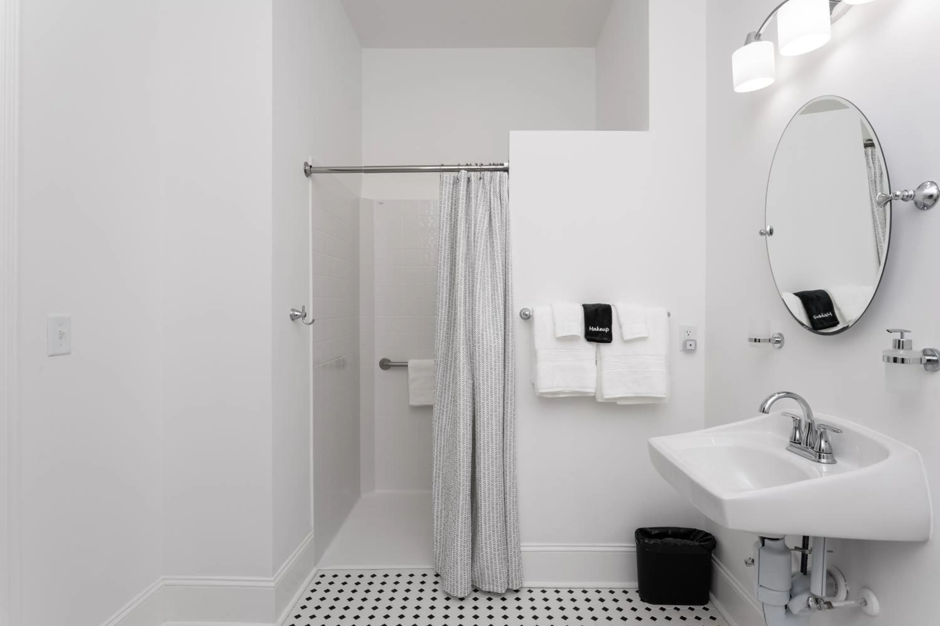 Shower in The Harriss