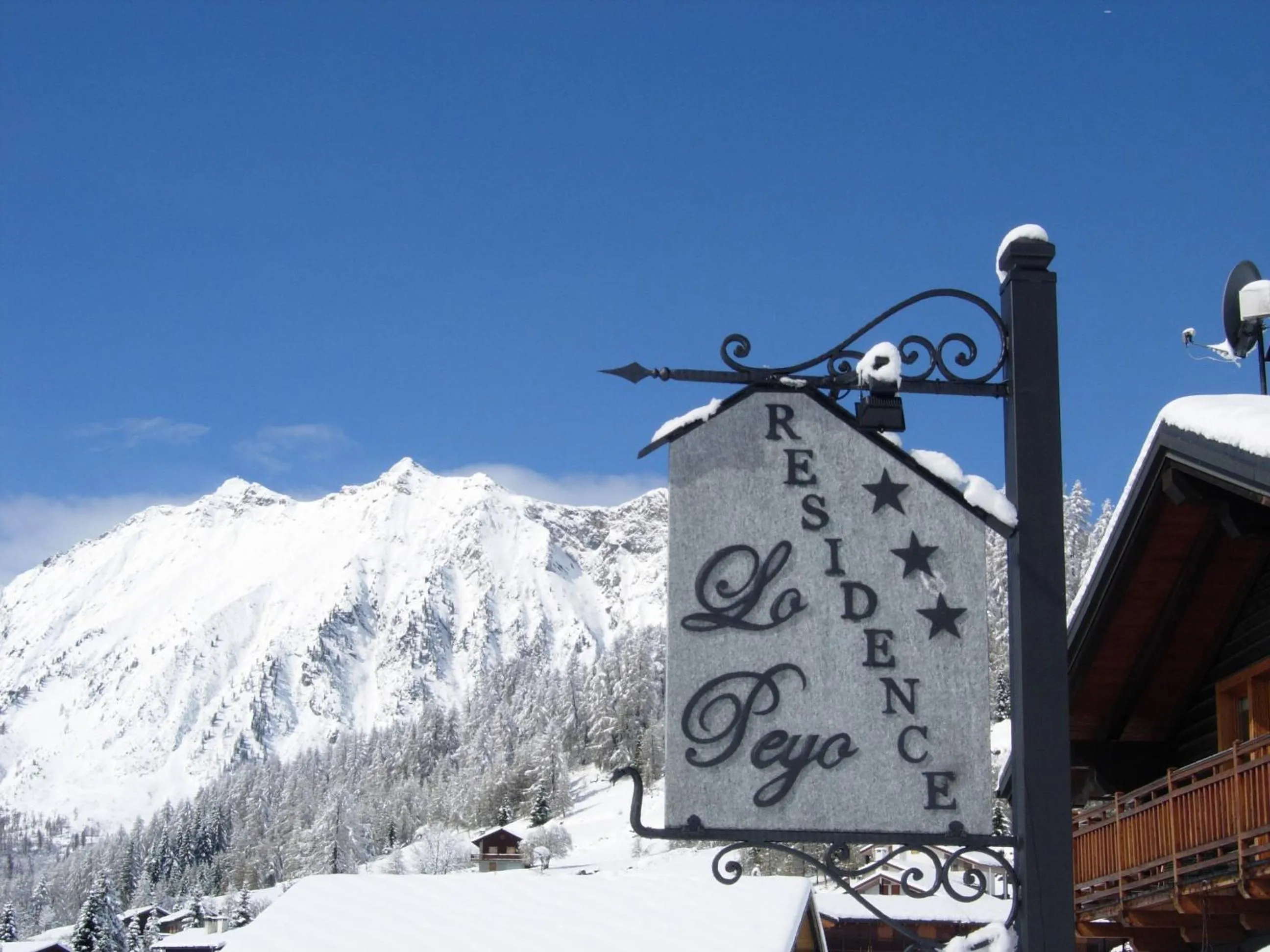 Property logo or sign in Residence Lo Peyo