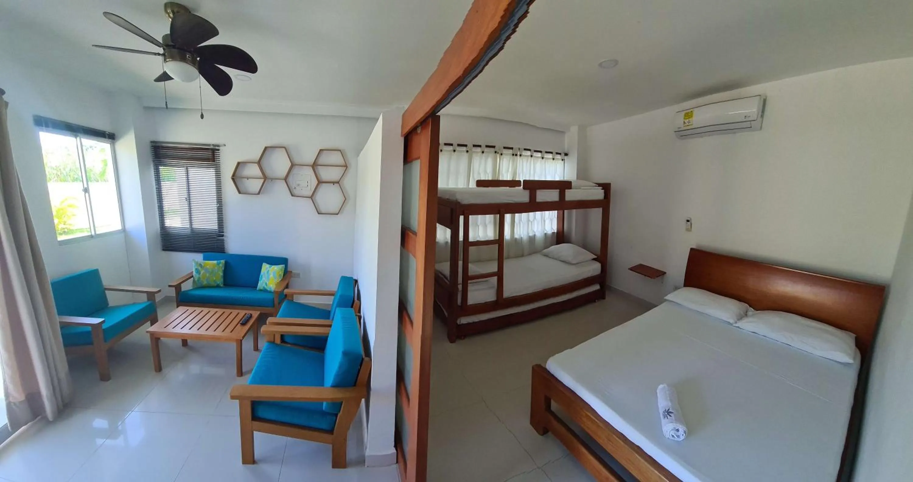 Bed in Camino Palmero Coveñas