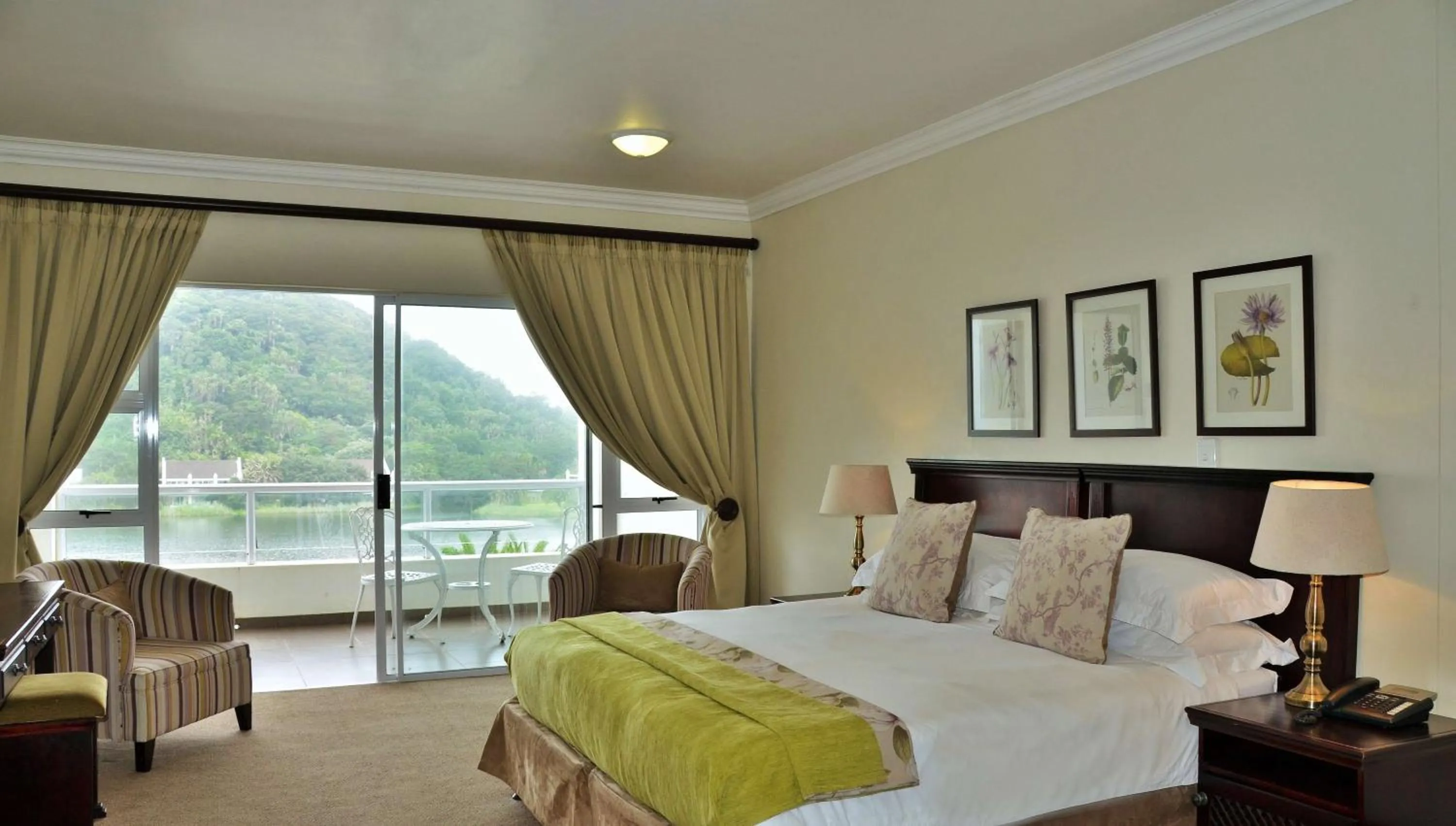 Balcony/Terrace, Bed in The Estuary Hotel & Spa