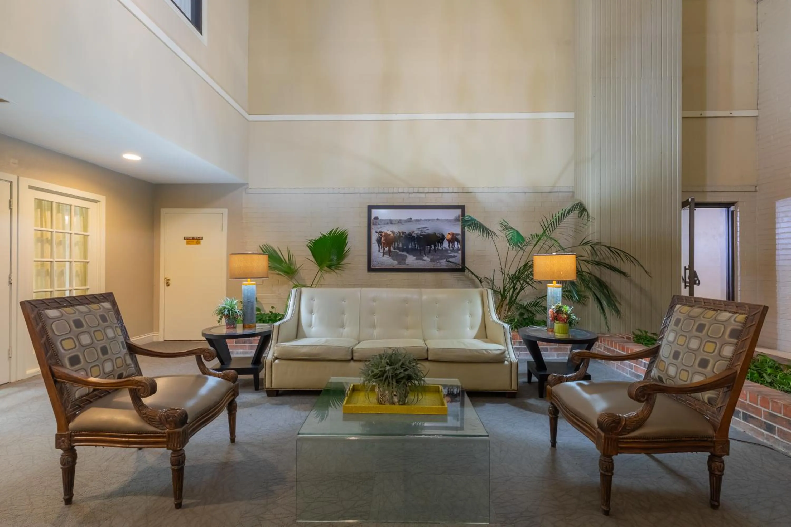 Seating area in Northwest Inn