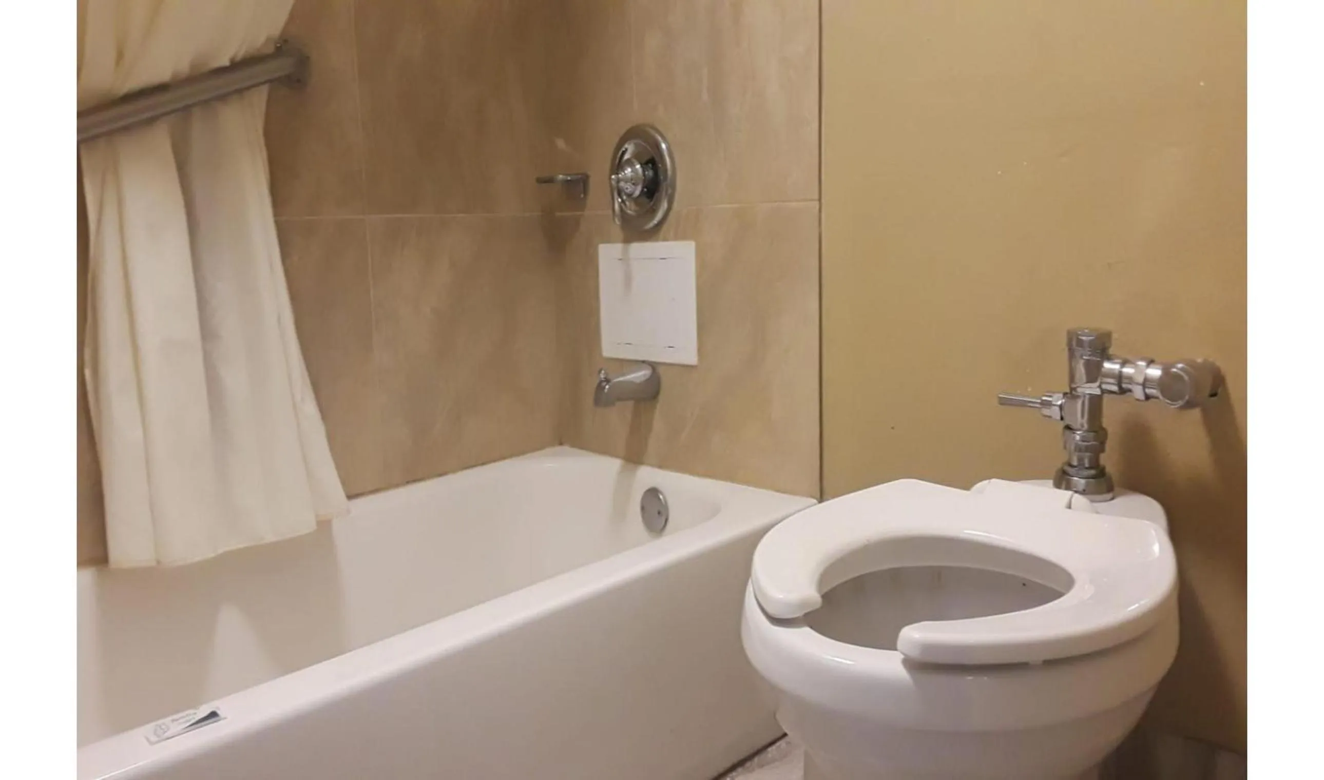 Bathroom in OYO Hotel Tallahassee Downtown