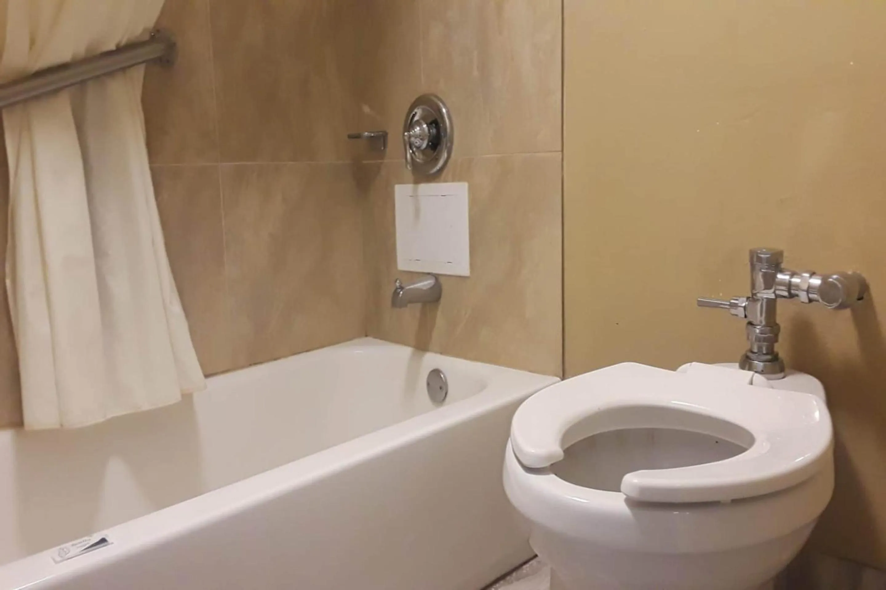 Bathroom in OYO Hotel Tallahassee Downtown