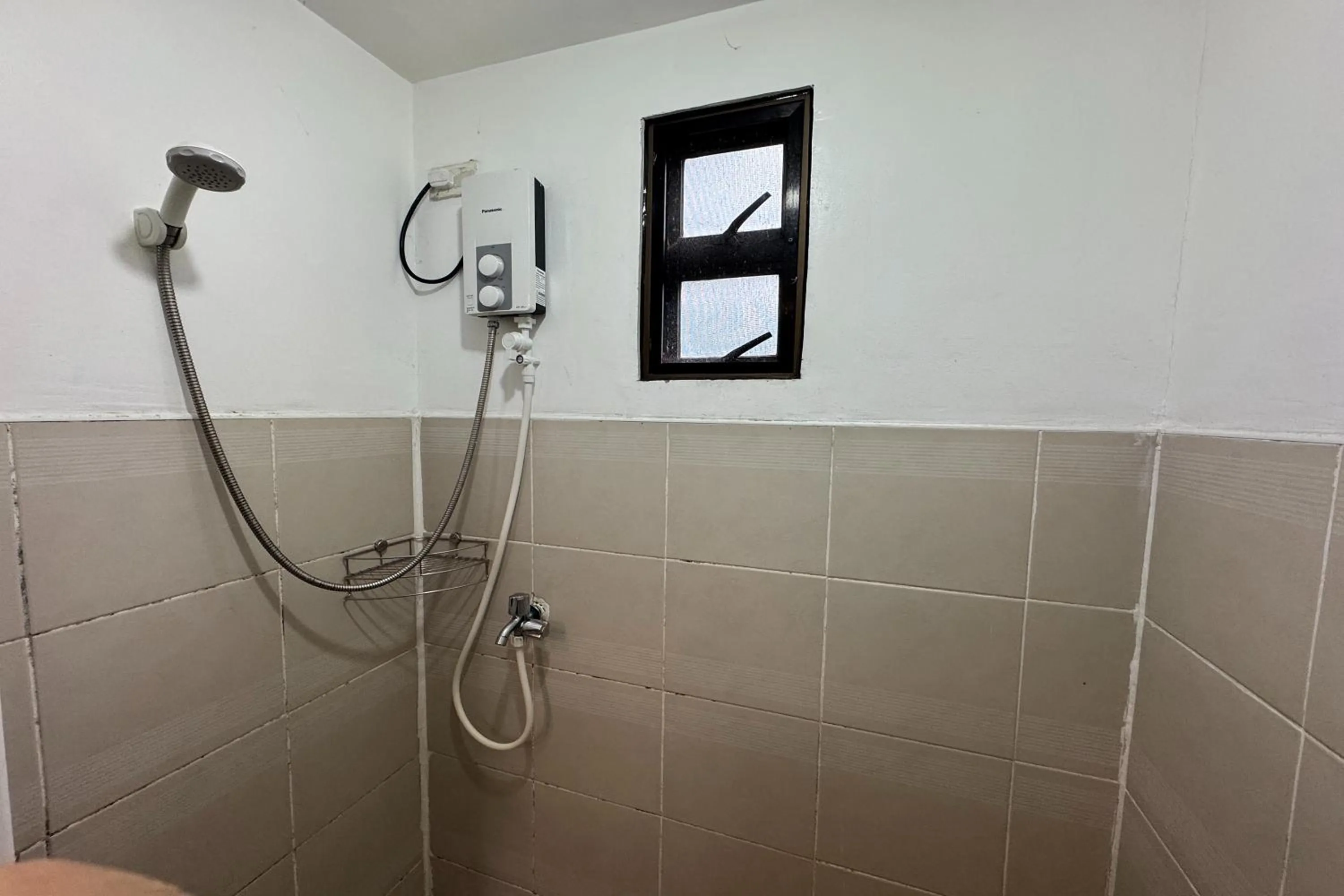 Shower in Franca Arcade near Quezon City Circle