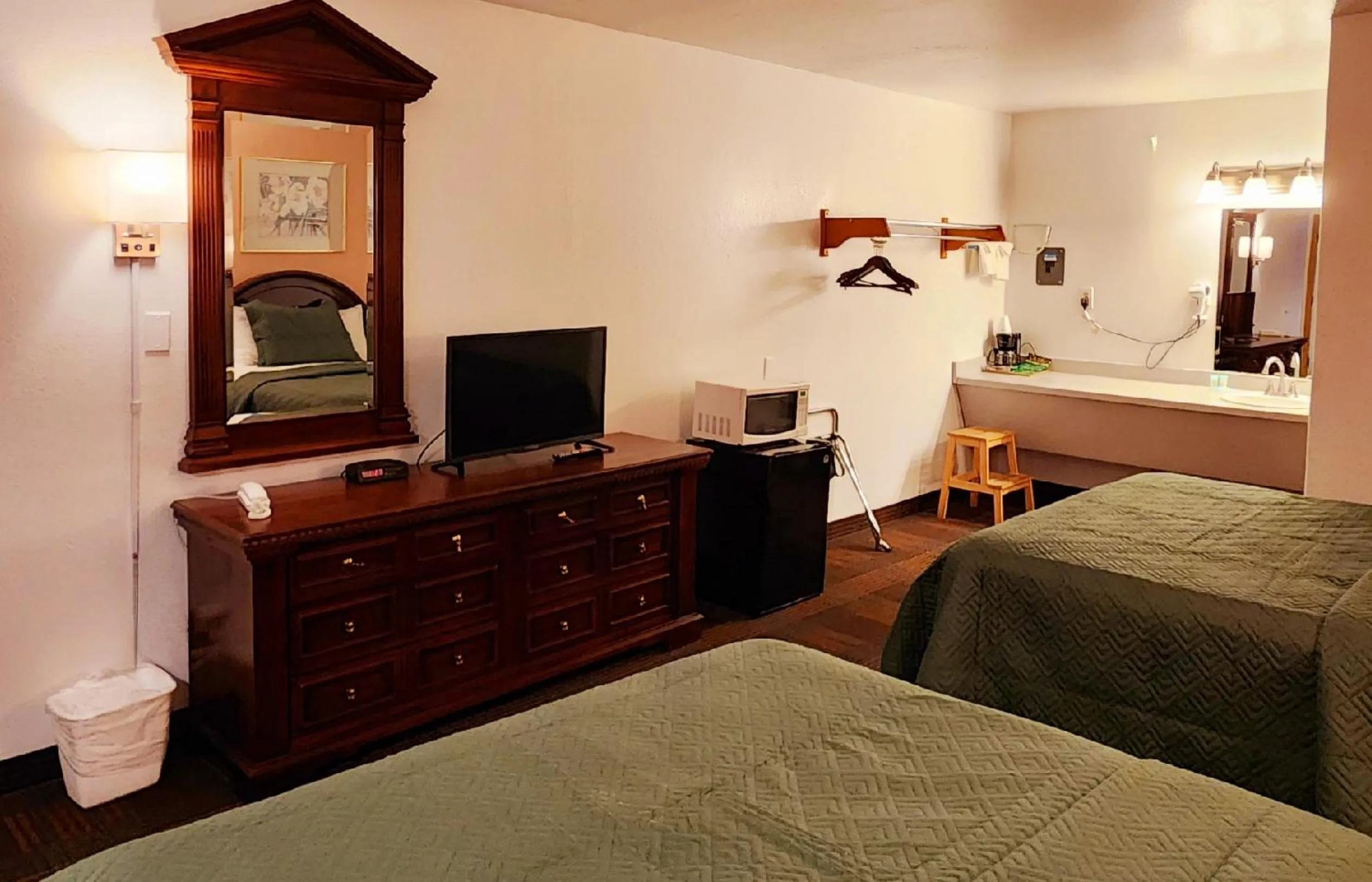 Bed in Silver Saddle Motel