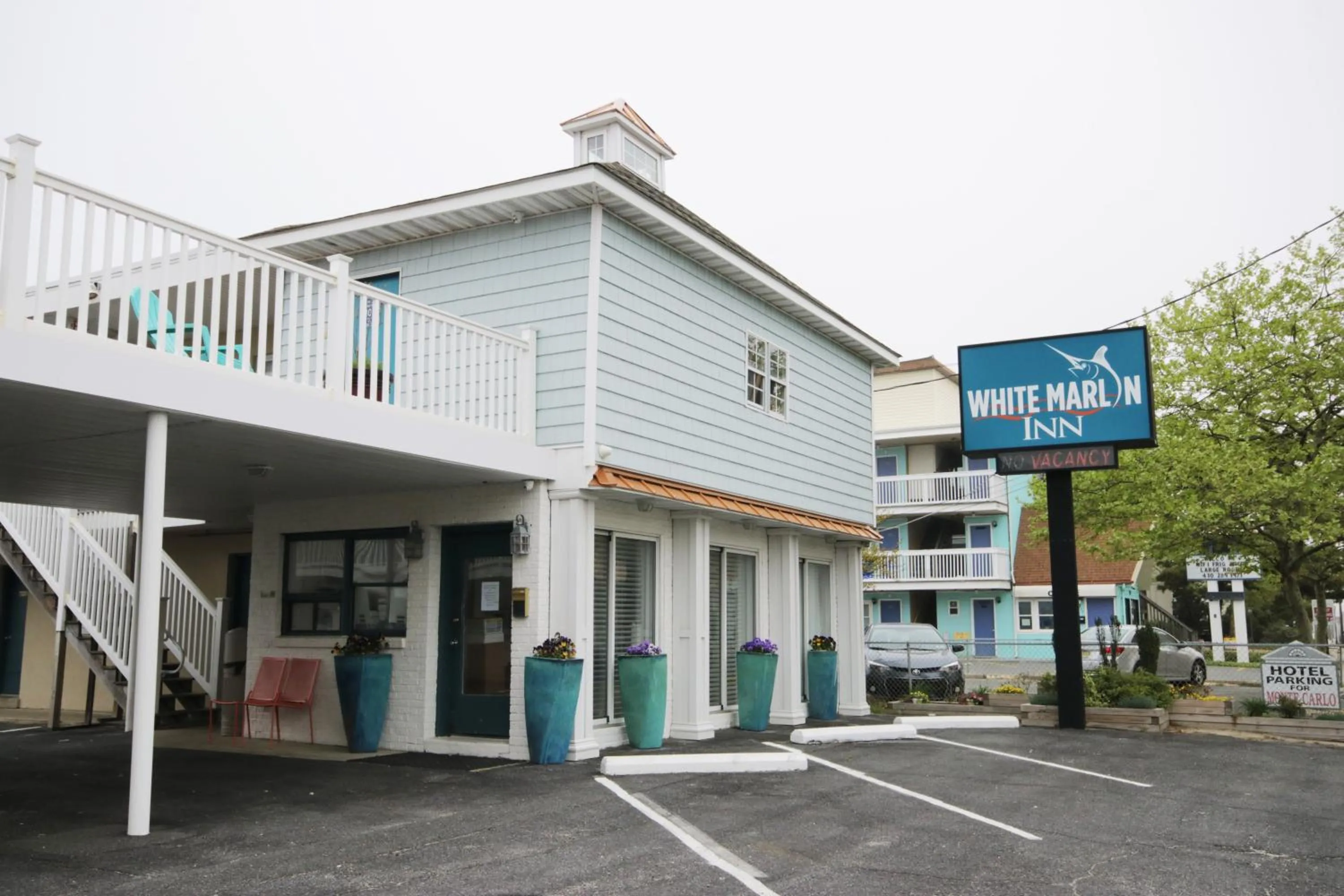 Property building in White Marlin Inn