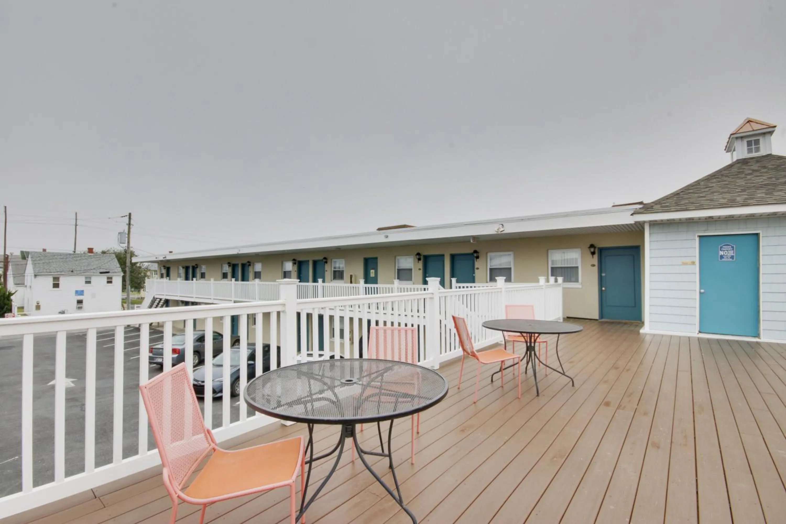 Property building in White Marlin Inn