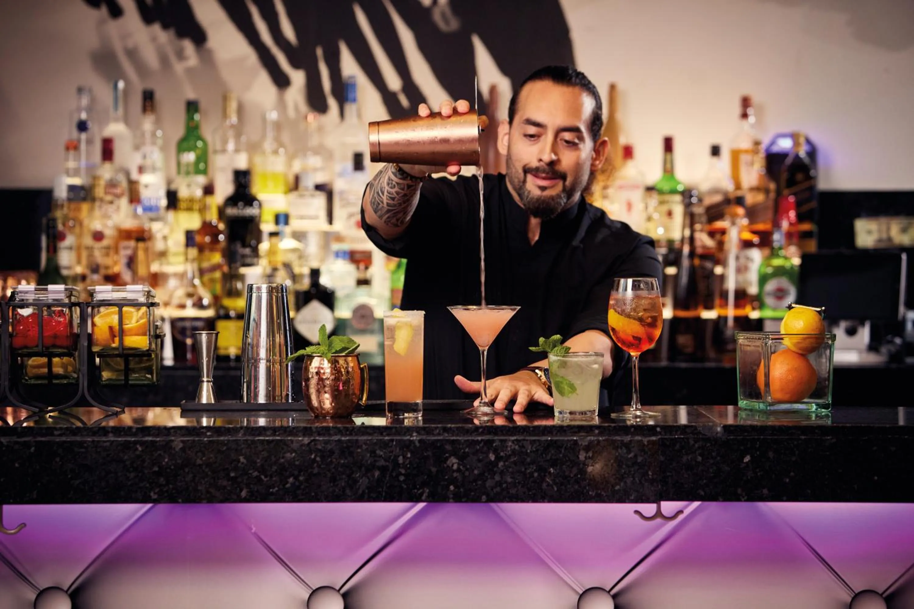 Lounge or bar in Riu Plaza New York Times Square