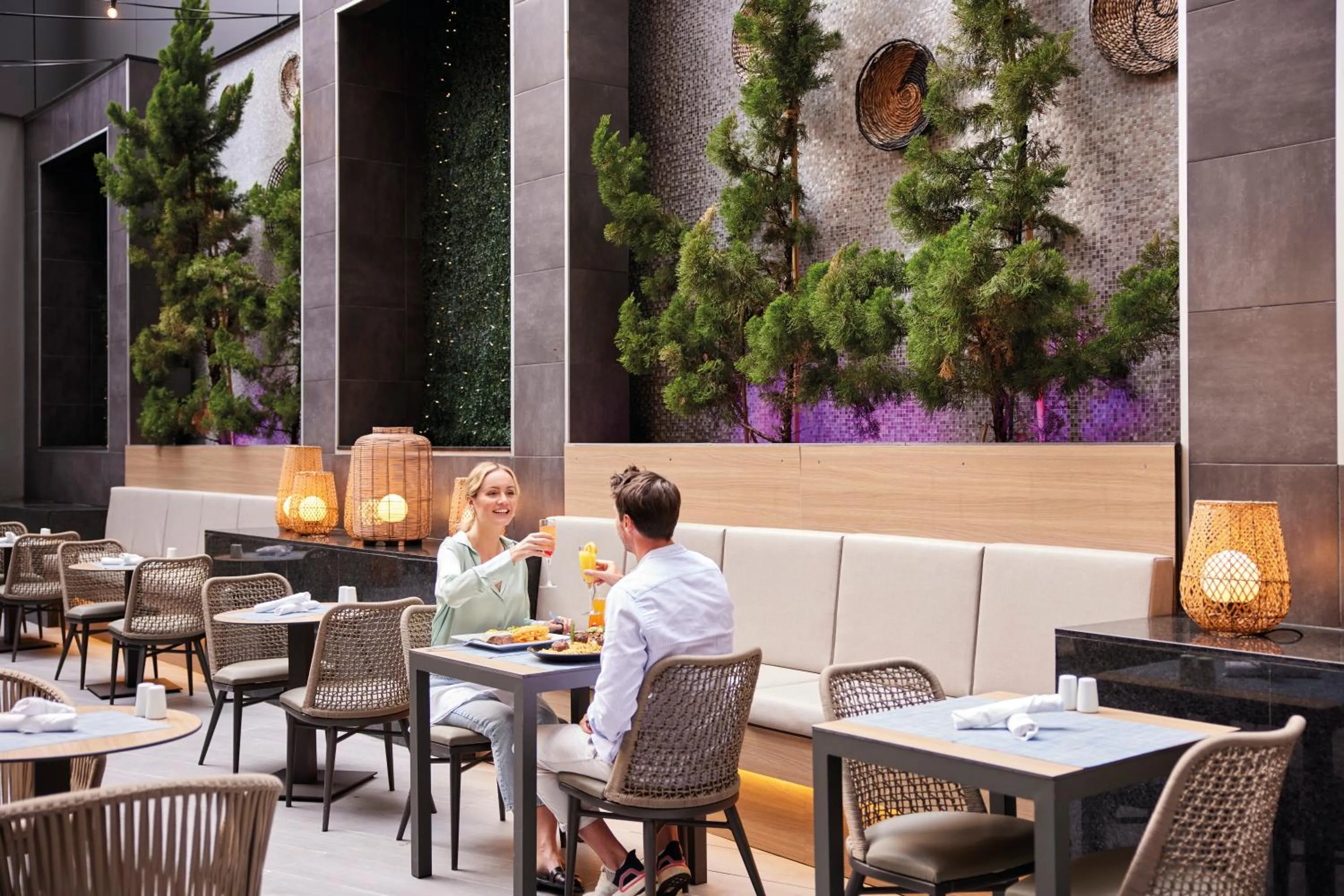 Restaurant/places to eat in Riu Plaza New York Times Square