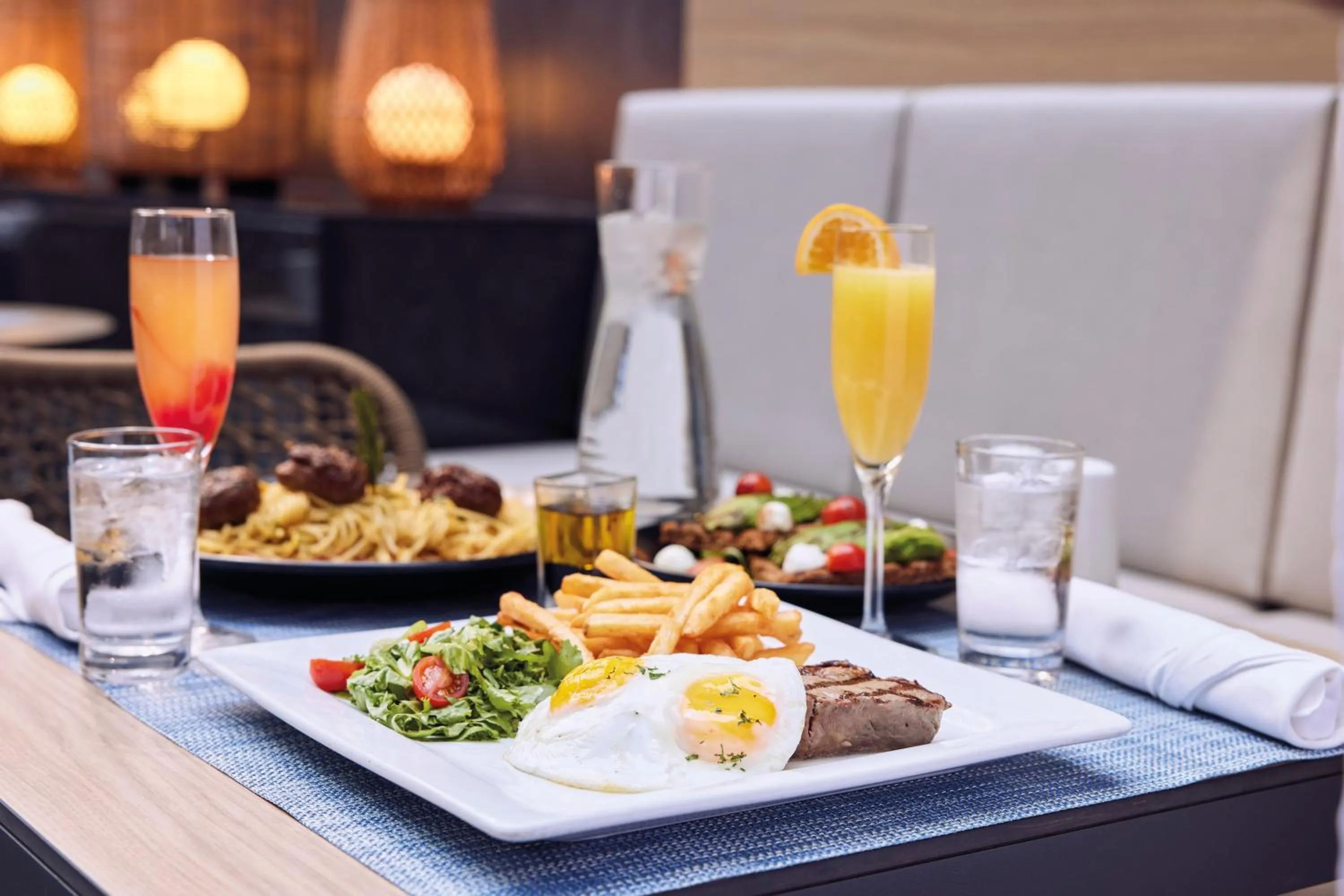 Restaurant/places to eat in Riu Plaza New York Times Square