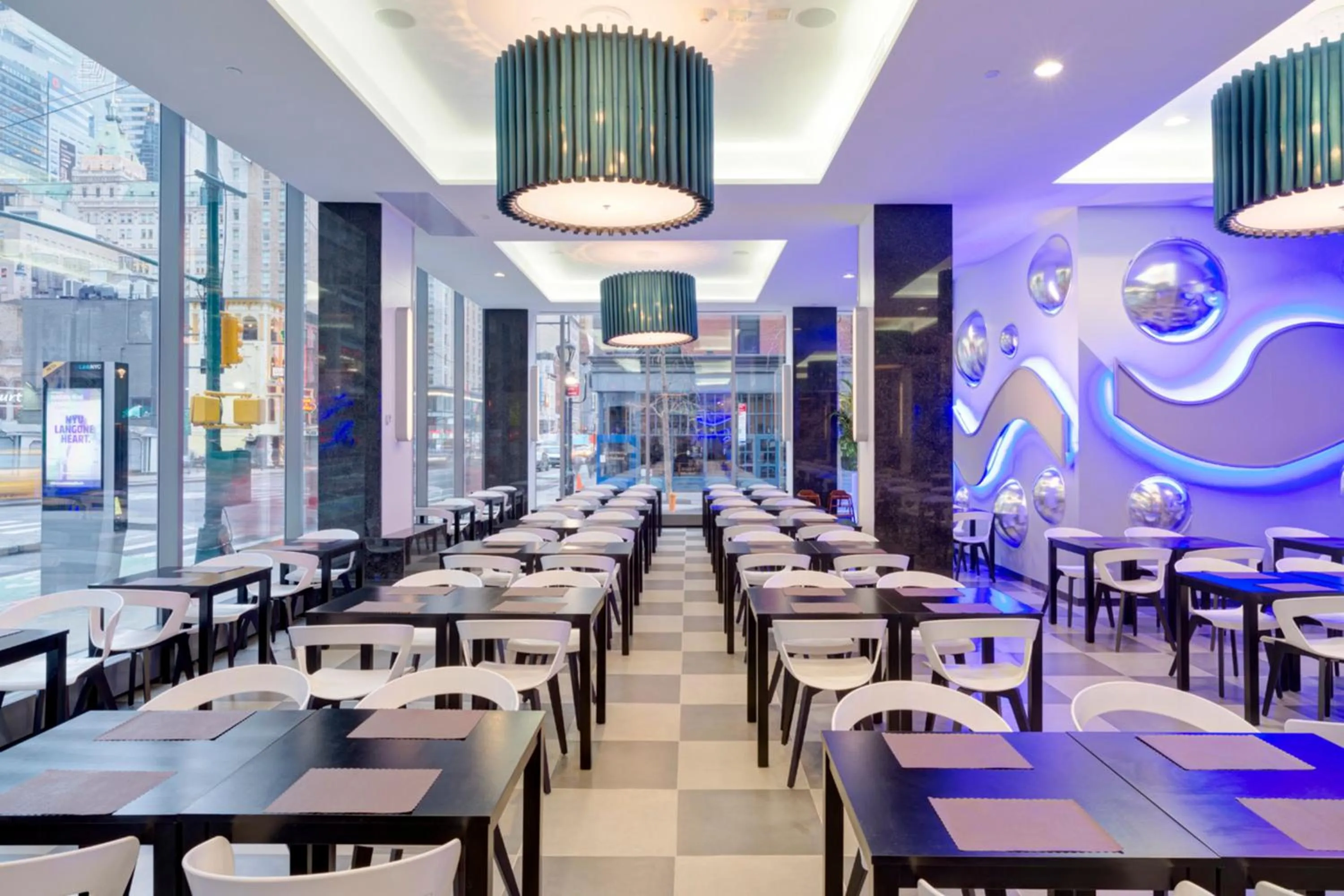 Restaurant/places to eat in Riu Plaza New York Times Square