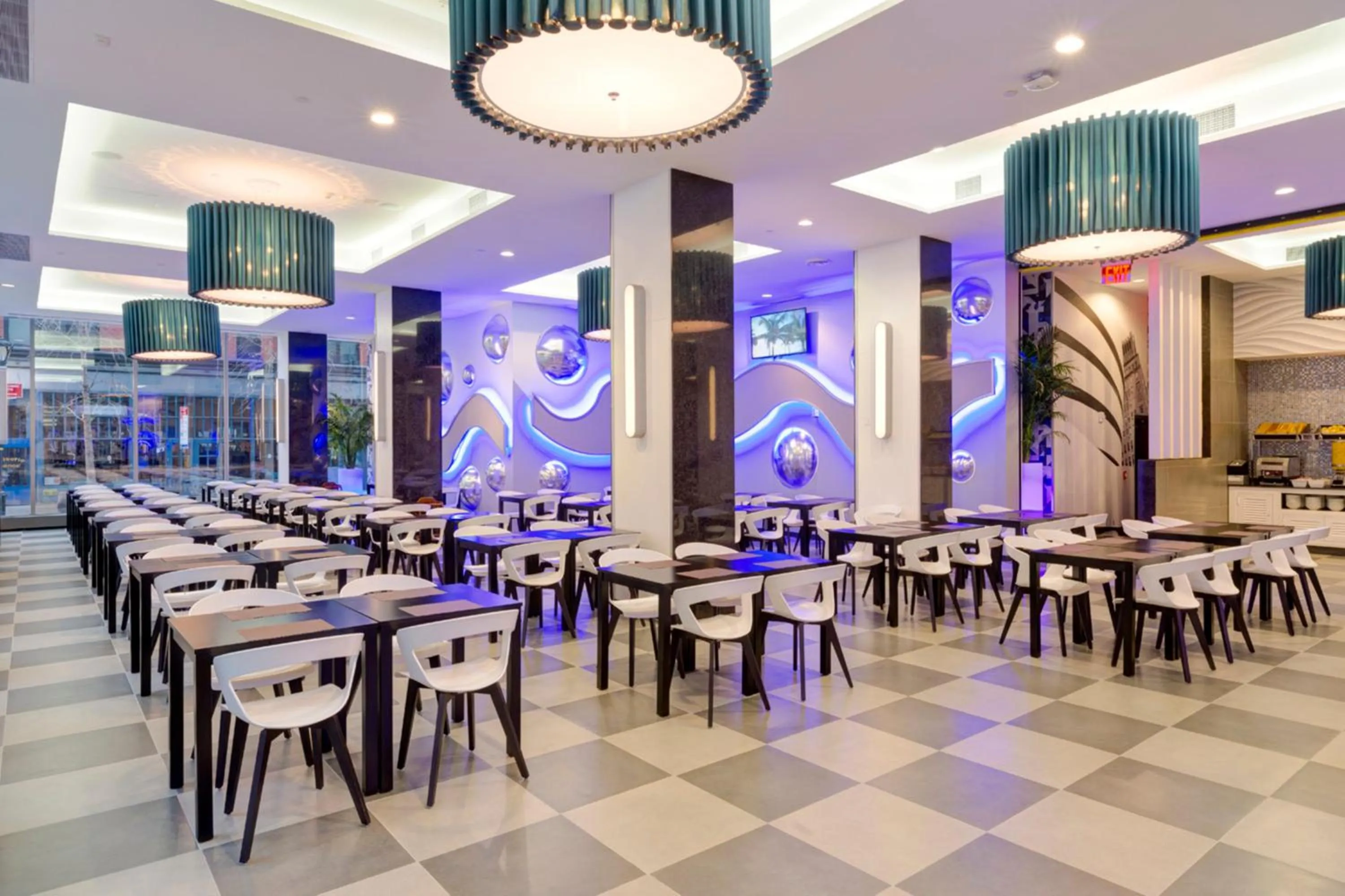 Restaurant/places to eat in Riu Plaza New York Times Square