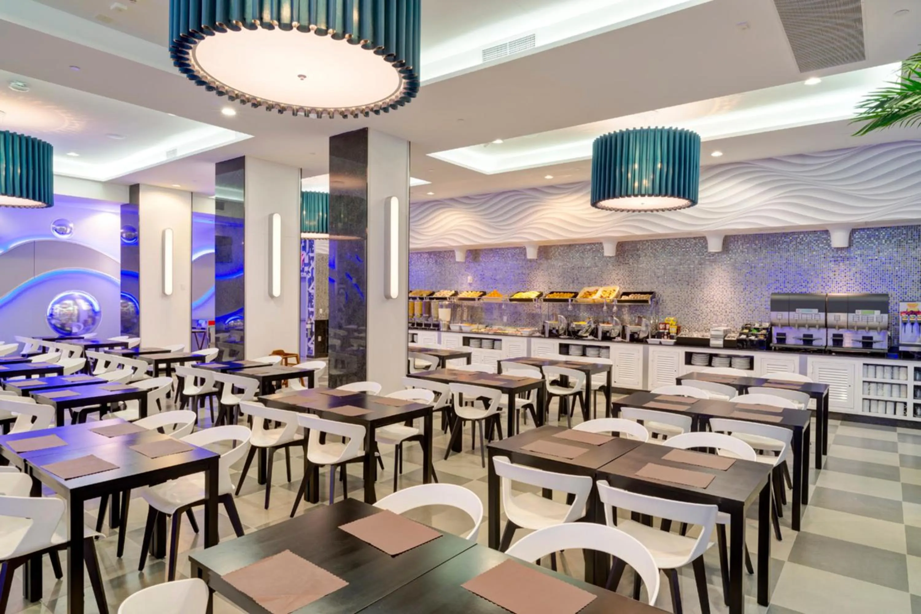 Restaurant/places to eat in Riu Plaza New York Times Square