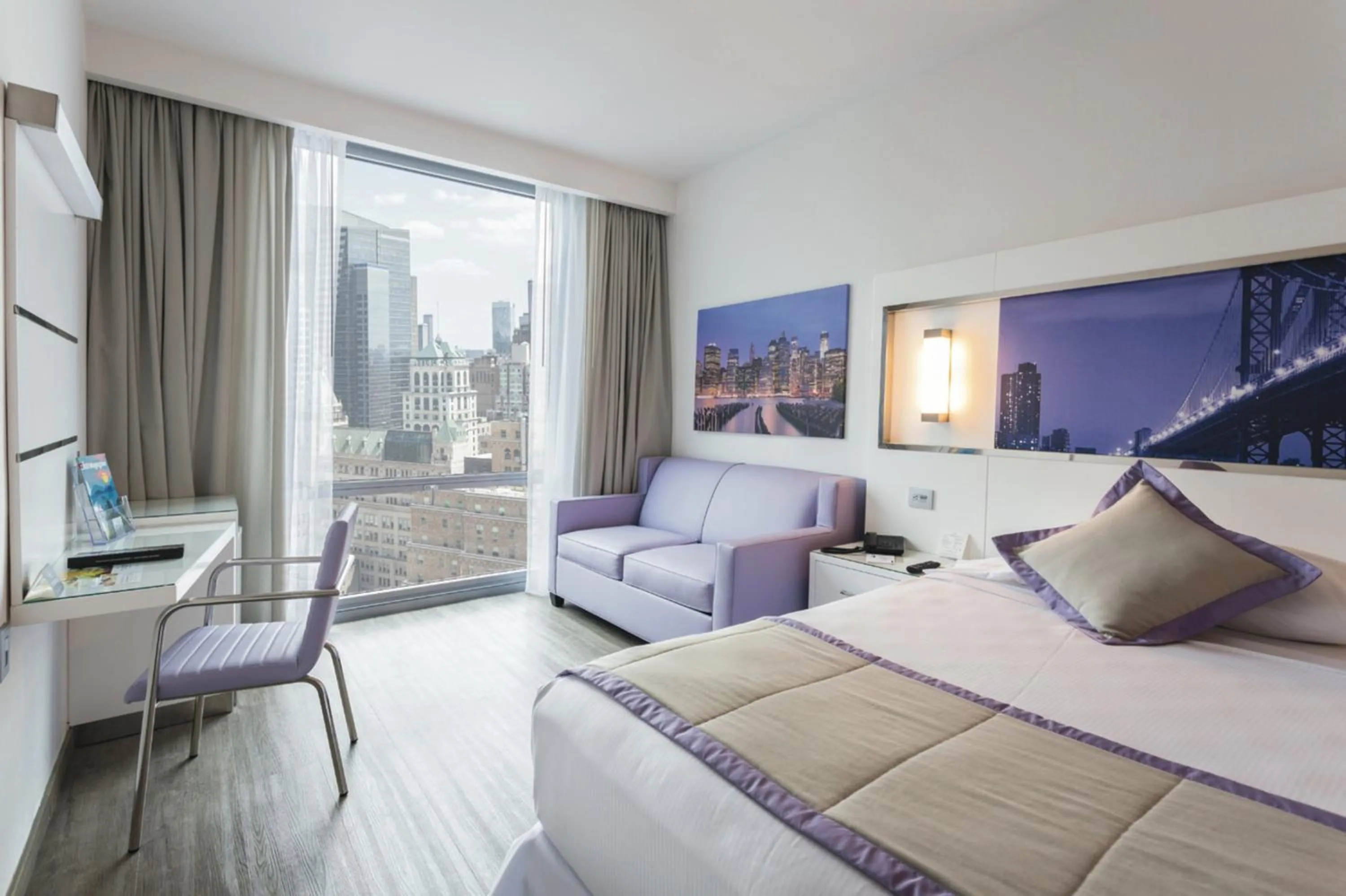 Bedroom, Bed in Riu Plaza New York Times Square