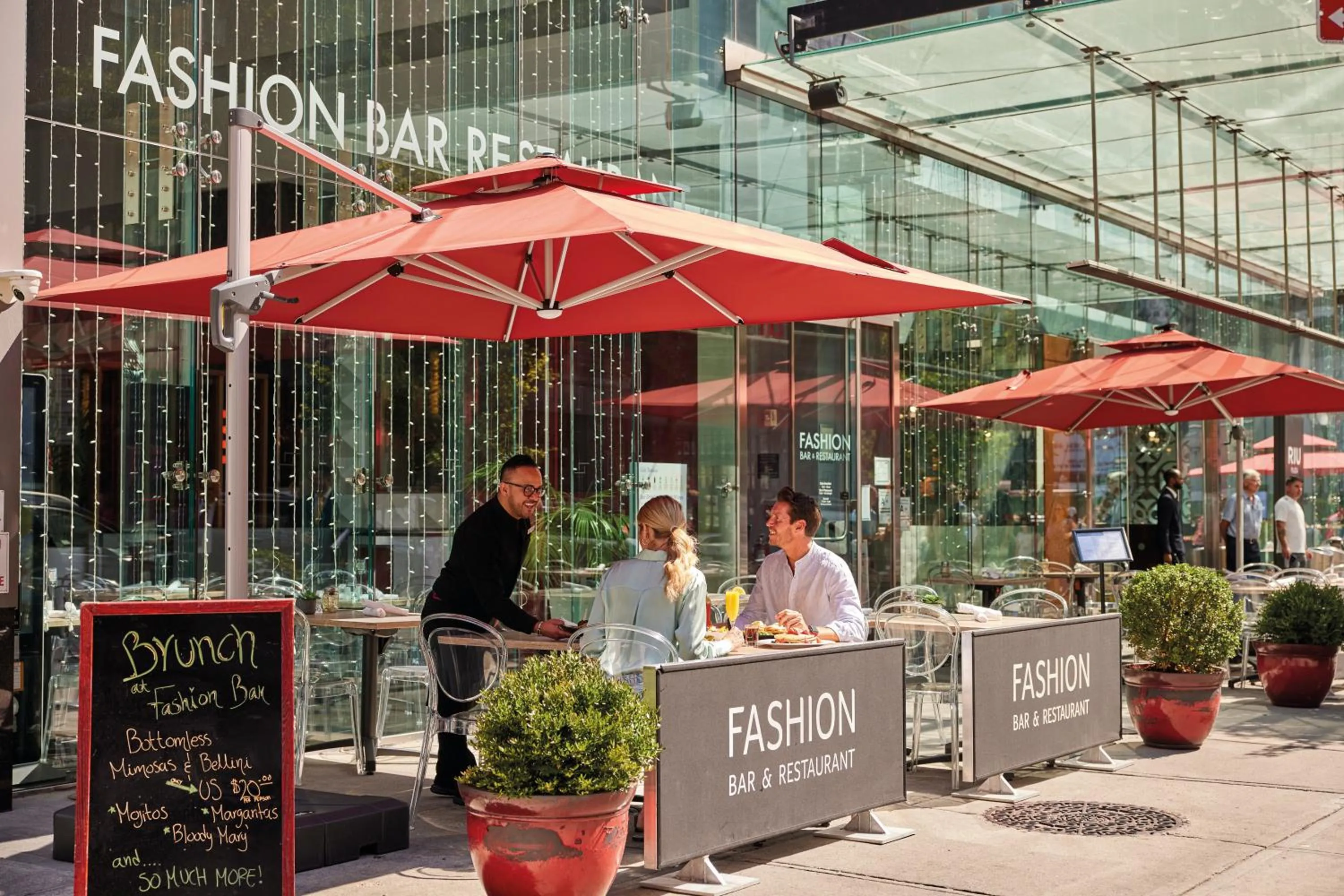 Restaurant/places to eat in Riu Plaza New York Times Square