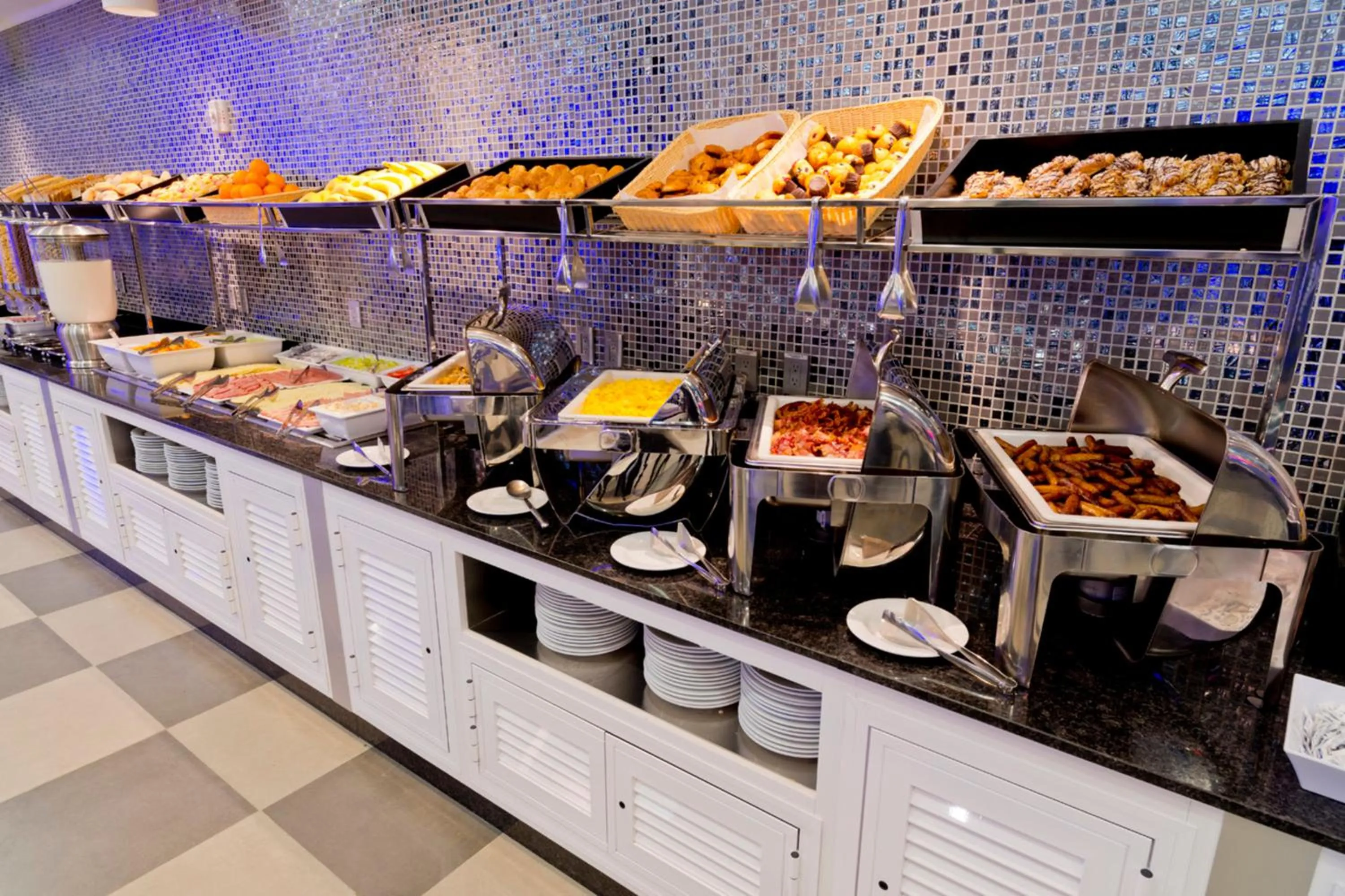 Buffet breakfast in Riu Plaza New York Times Square