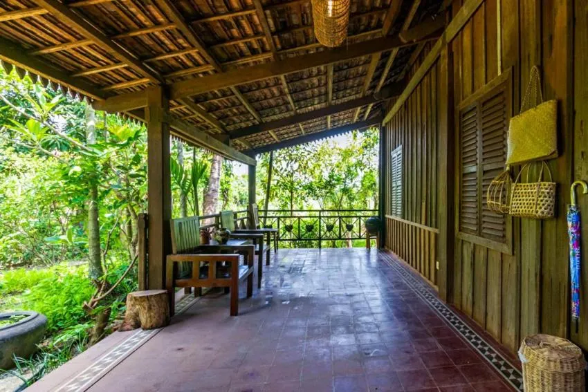Patio in Maison Model d'Angkor