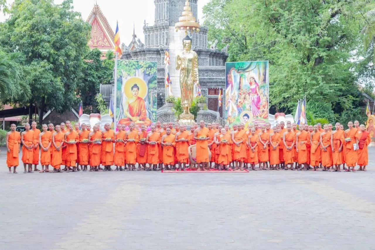 VIP in Maison Model d'Angkor