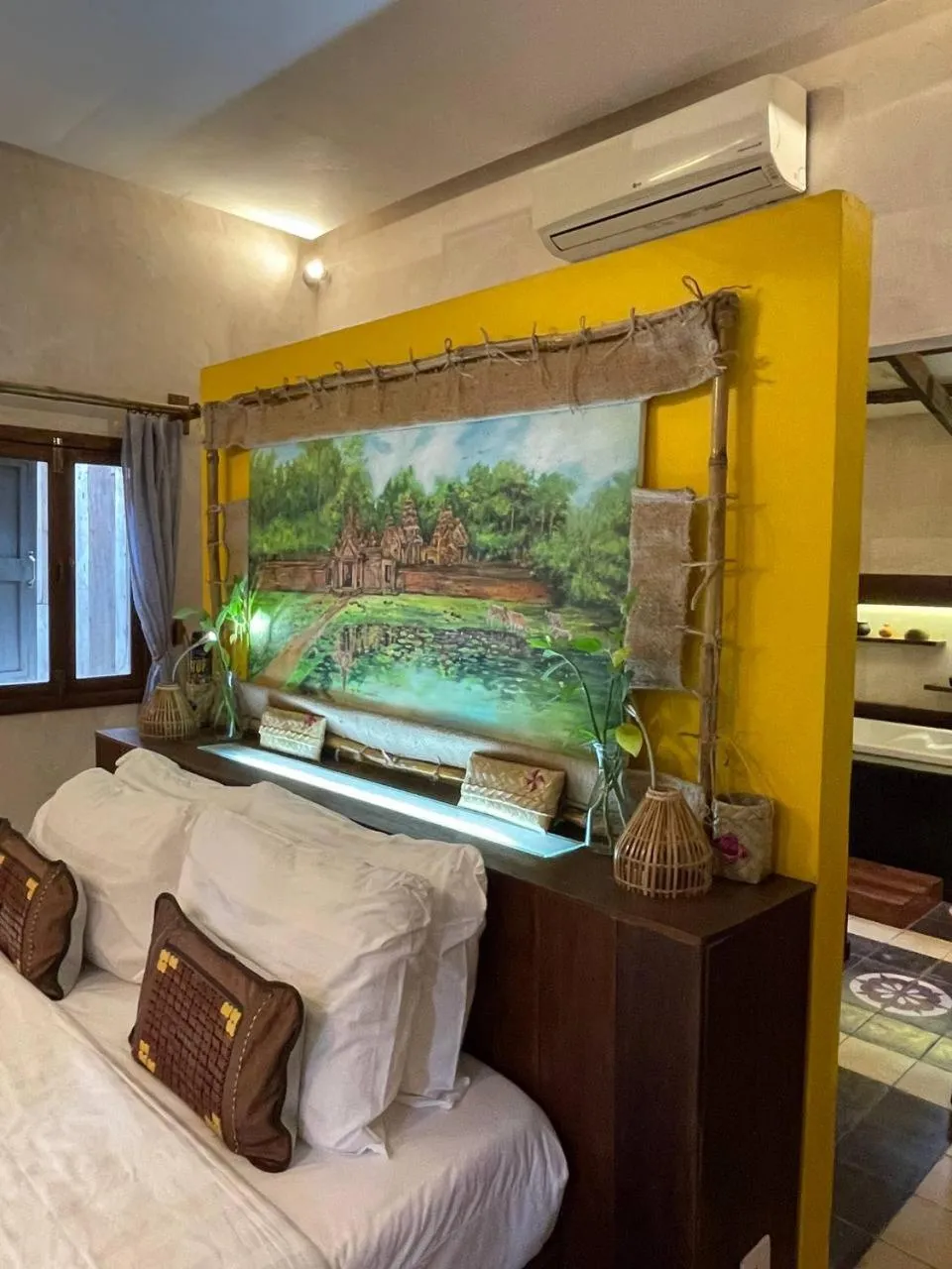 Communal lounge/ TV room, Bed in Maison Model d'Angkor