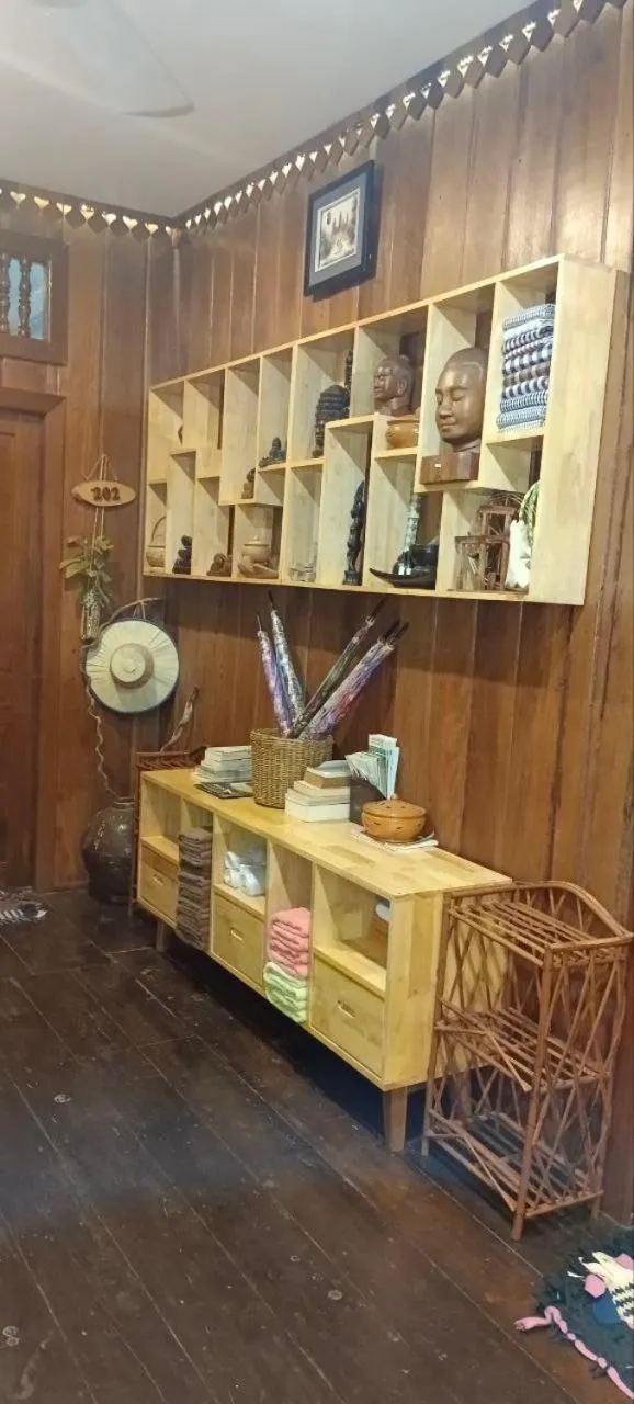 Decorative detail in Maison Model d'Angkor