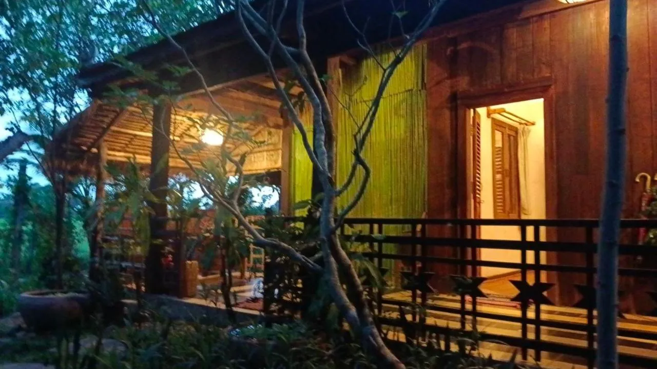 Property building in Maison Model d'Angkor