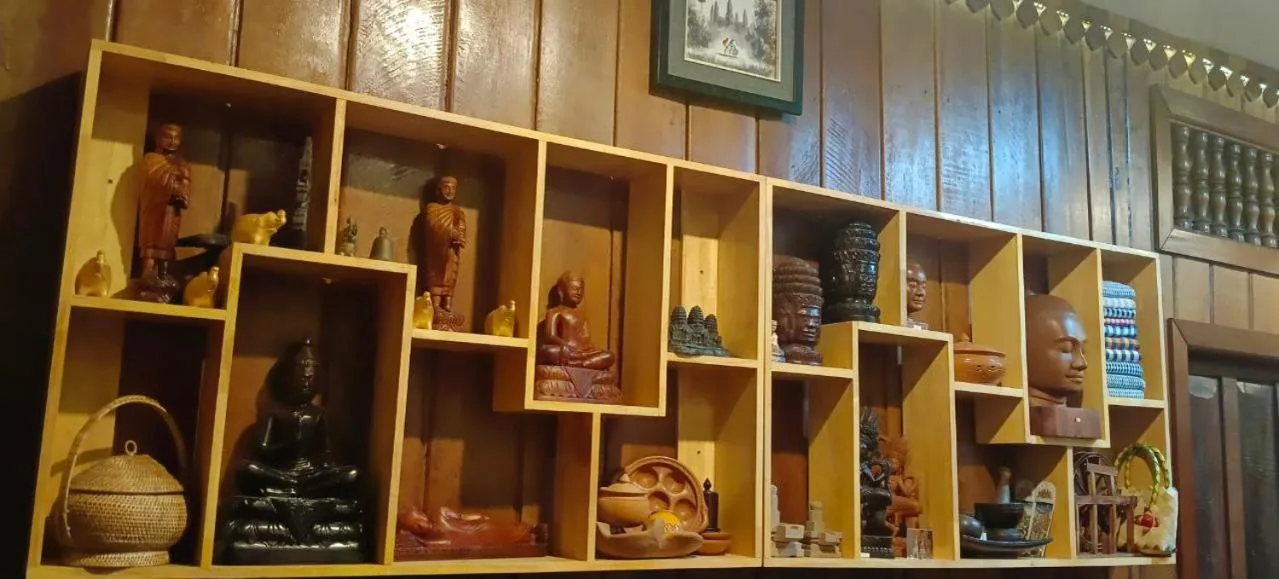 Facade/entrance in Maison Model d'Angkor