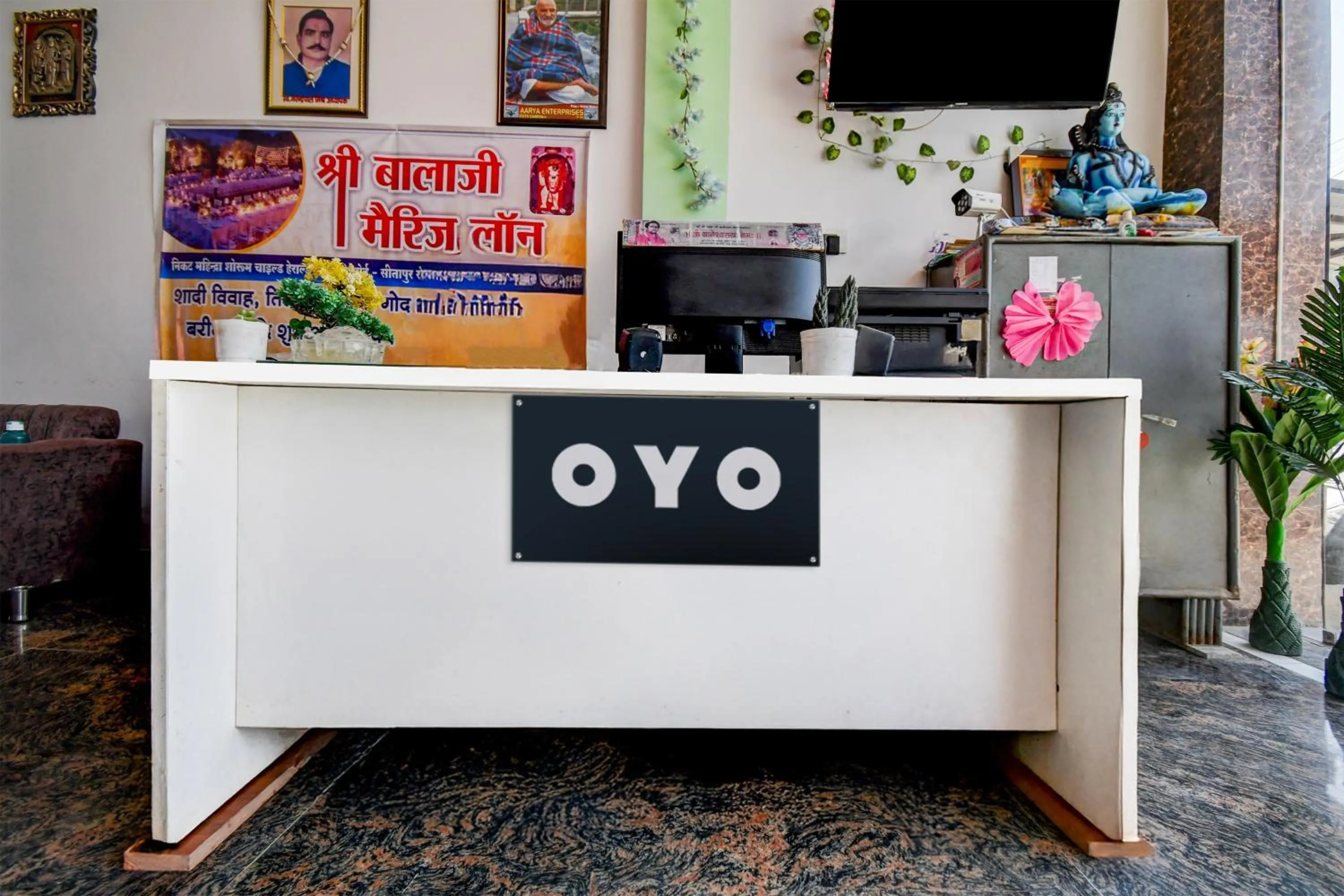 Lobby or reception in Hotel O Shri Balaji Marriage Lawn And Hotel