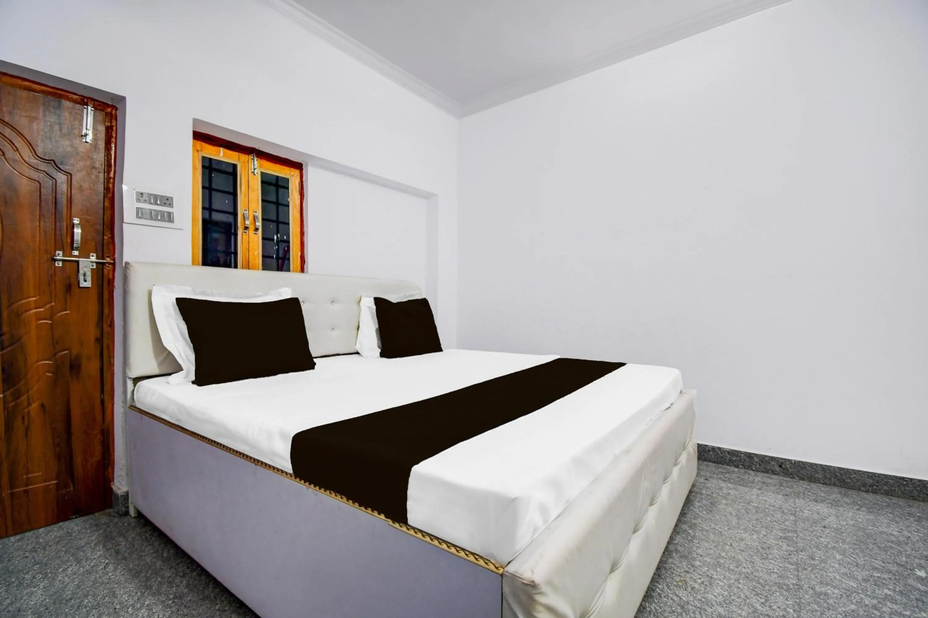 Bedroom in Hotel O Shri Balaji Marriage Lawn And Hotel