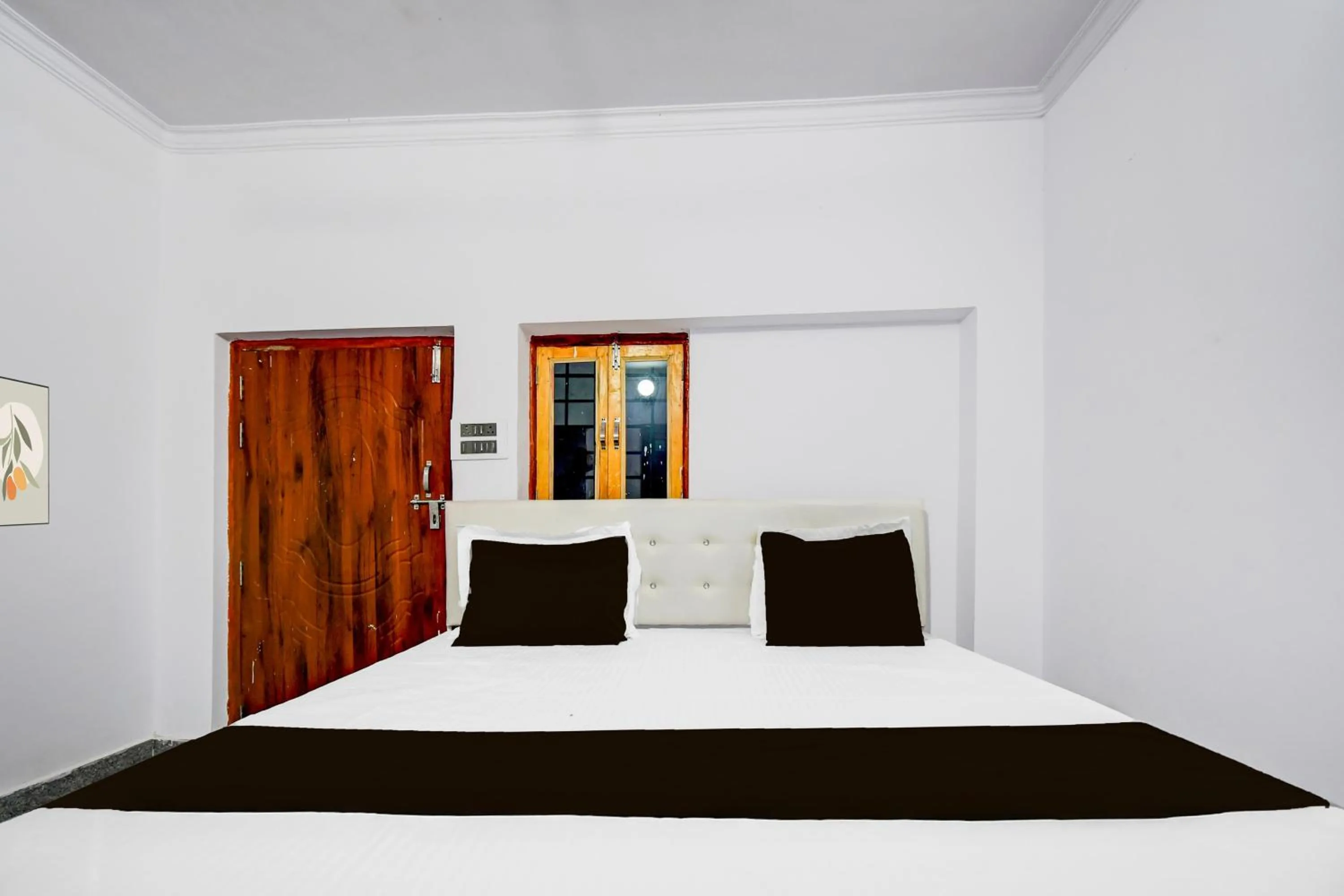 Bedroom in Hotel O Shri Balaji Marriage Lawn And Hotel
