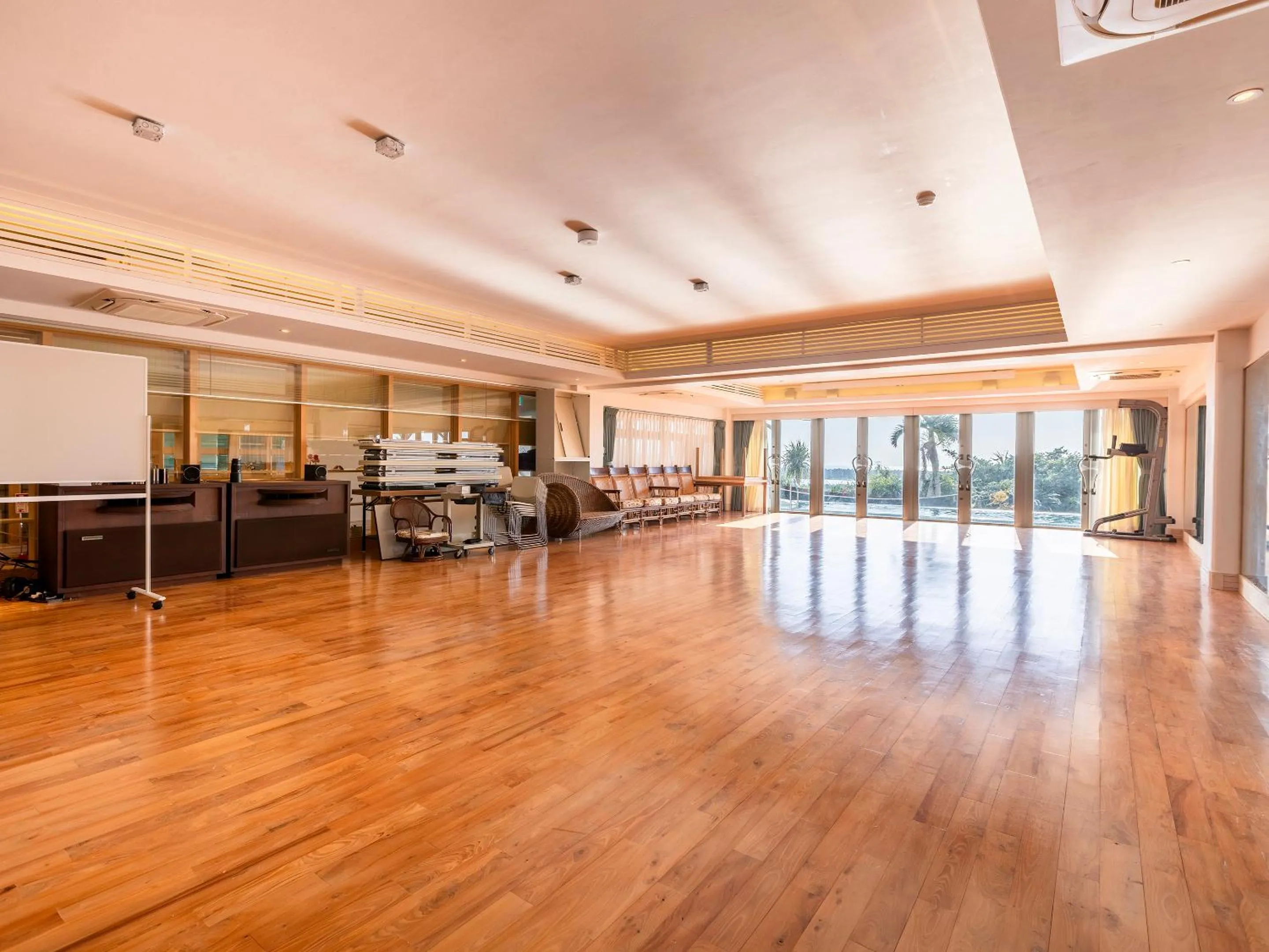 Area and facilities in Umi No Terrace Yomitan Toya